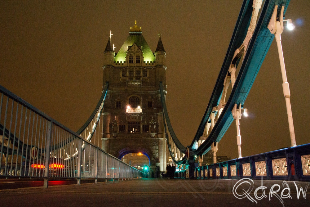 Sony SLT-A58 + Sigma 18-200mm F3.5-6.3 DC sample photo. Tower bridge photography