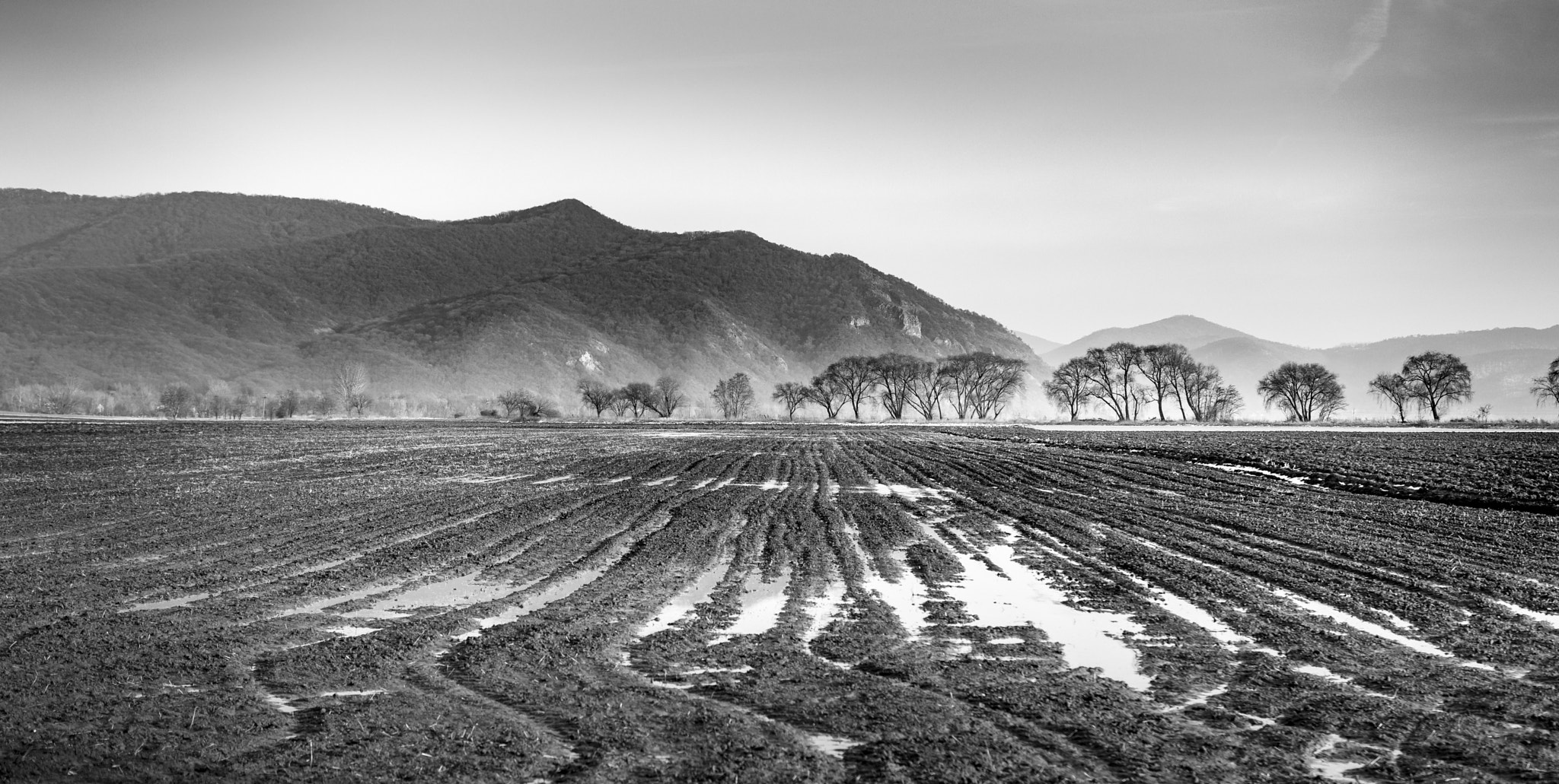 Nikon D3200 + Sigma 18-35mm F1.8 DC HSM Art sample photo. Hills beyond the duna photography