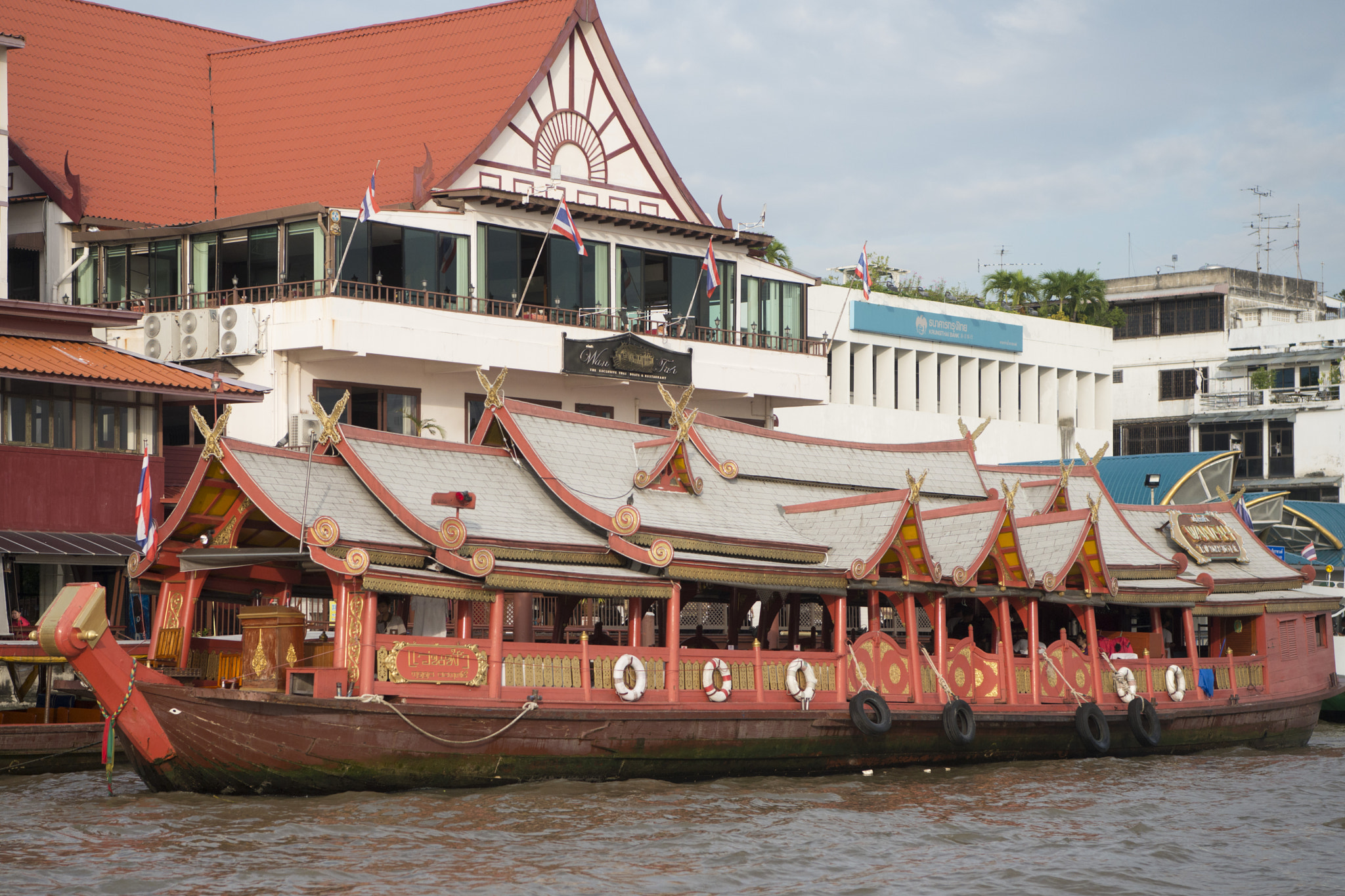 Nikon AF-S Nikkor 24-70mm F2.8E ED VR sample photo. Thailand bangkok chao phraya river boat photography