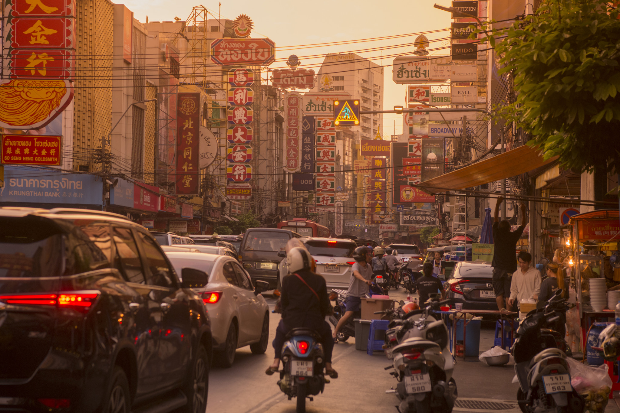 Nikon AF-S Nikkor 24-70mm F2.8E ED VR sample photo. Thailand bangkok china town photography