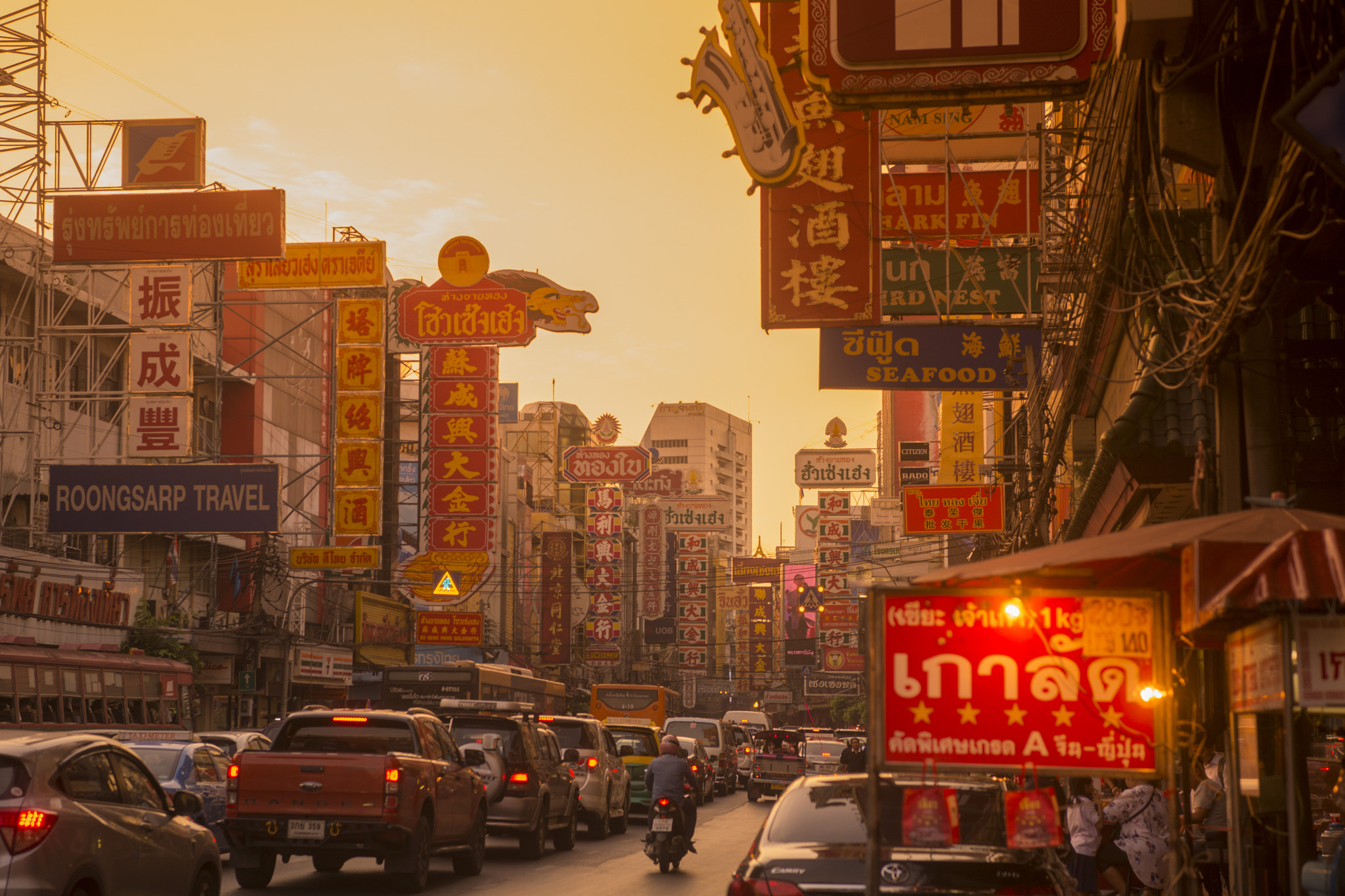 Nikon AF-S Nikkor 24-70mm F2.8E ED VR sample photo. Thailand bangkok china town photography