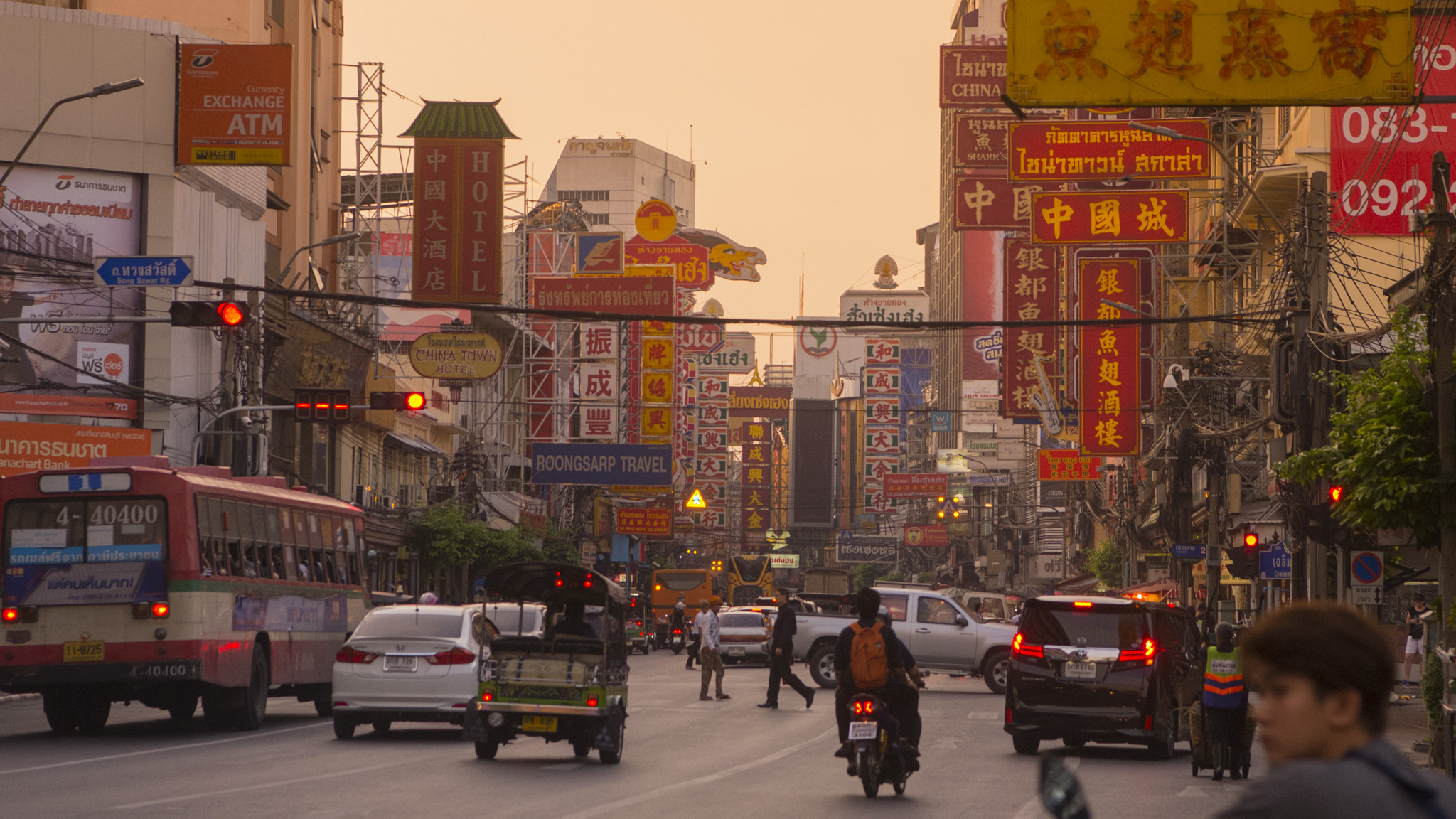Nikon AF-S Nikkor 24-70mm F2.8E ED VR sample photo. Thailand bangkok china town photography