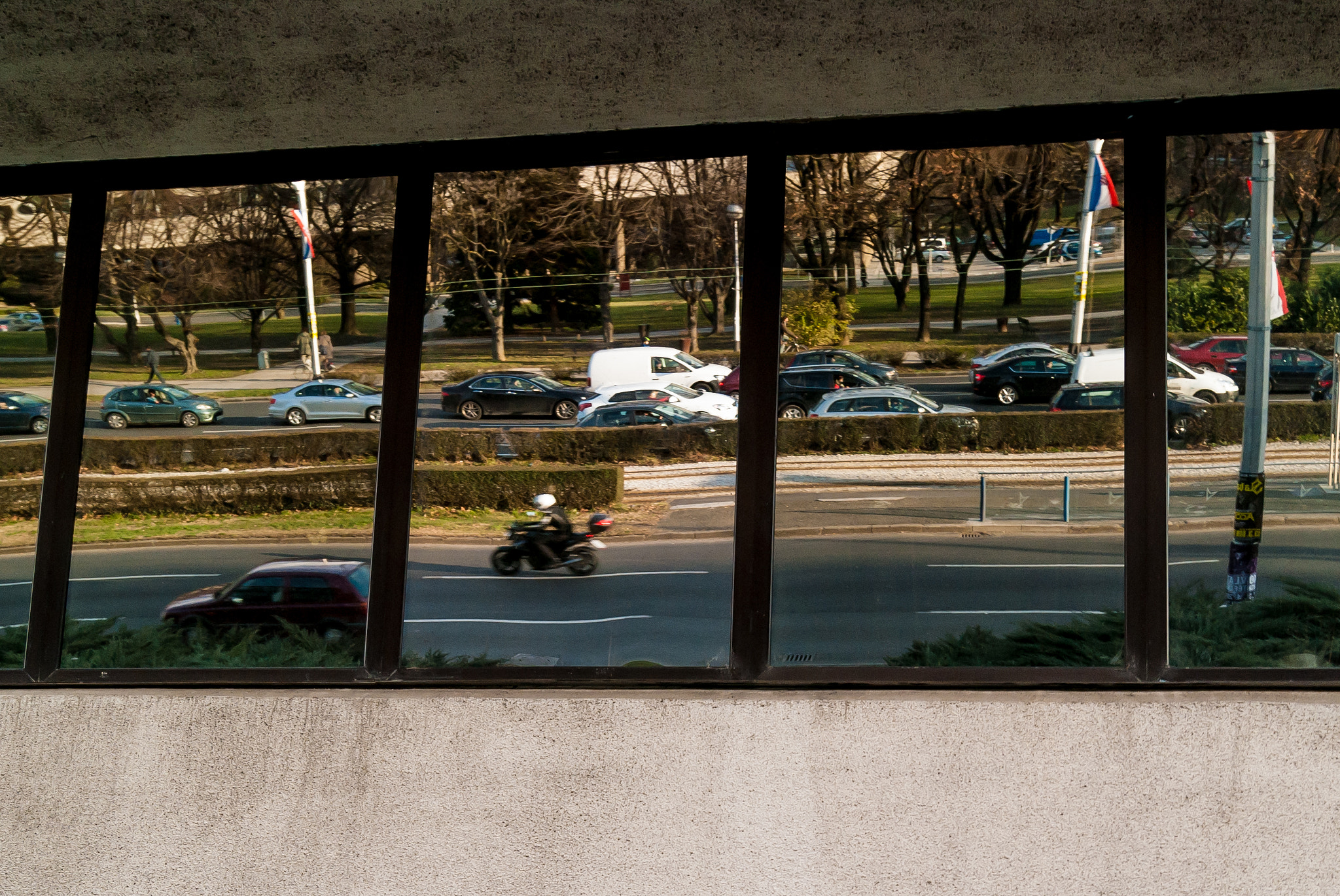 Sony Alpha DSLR-A230 + Sony DT 18-55mm F3.5-5.6 SAM sample photo. Traffic photography
