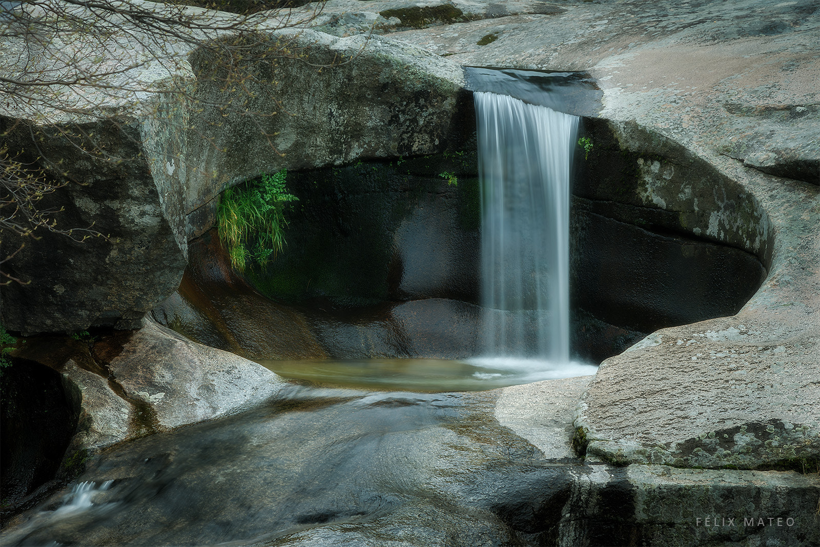 Canon EOS-1D X sample photo. Round waterfall photography