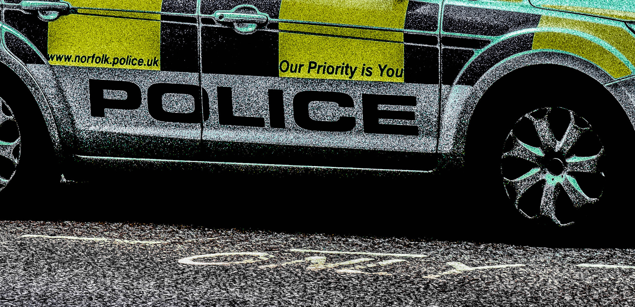 Canon EOS 70D + Sigma 24-70mm F2.8 EX DG Macro sample photo. Police car on call photography