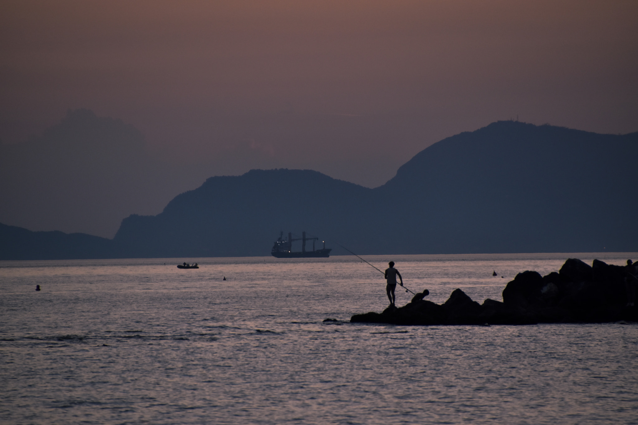 Nikon D5500 + Tamron 18-270mm F3.5-6.3 Di II VC PZD sample photo. Fishing in the sunset photography