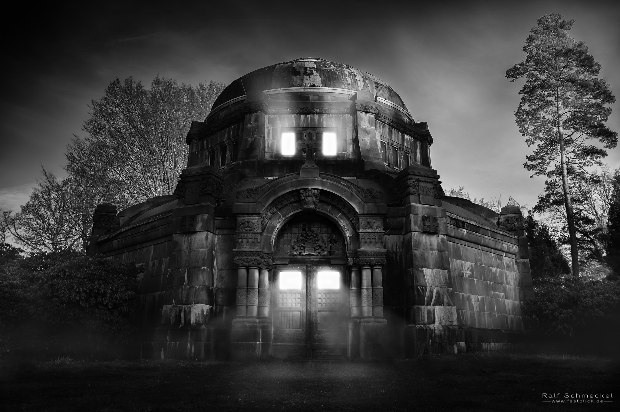 Sigma 17-50mm F2.8 EX DC OS HSM sample photo. Tales from the crypt photography