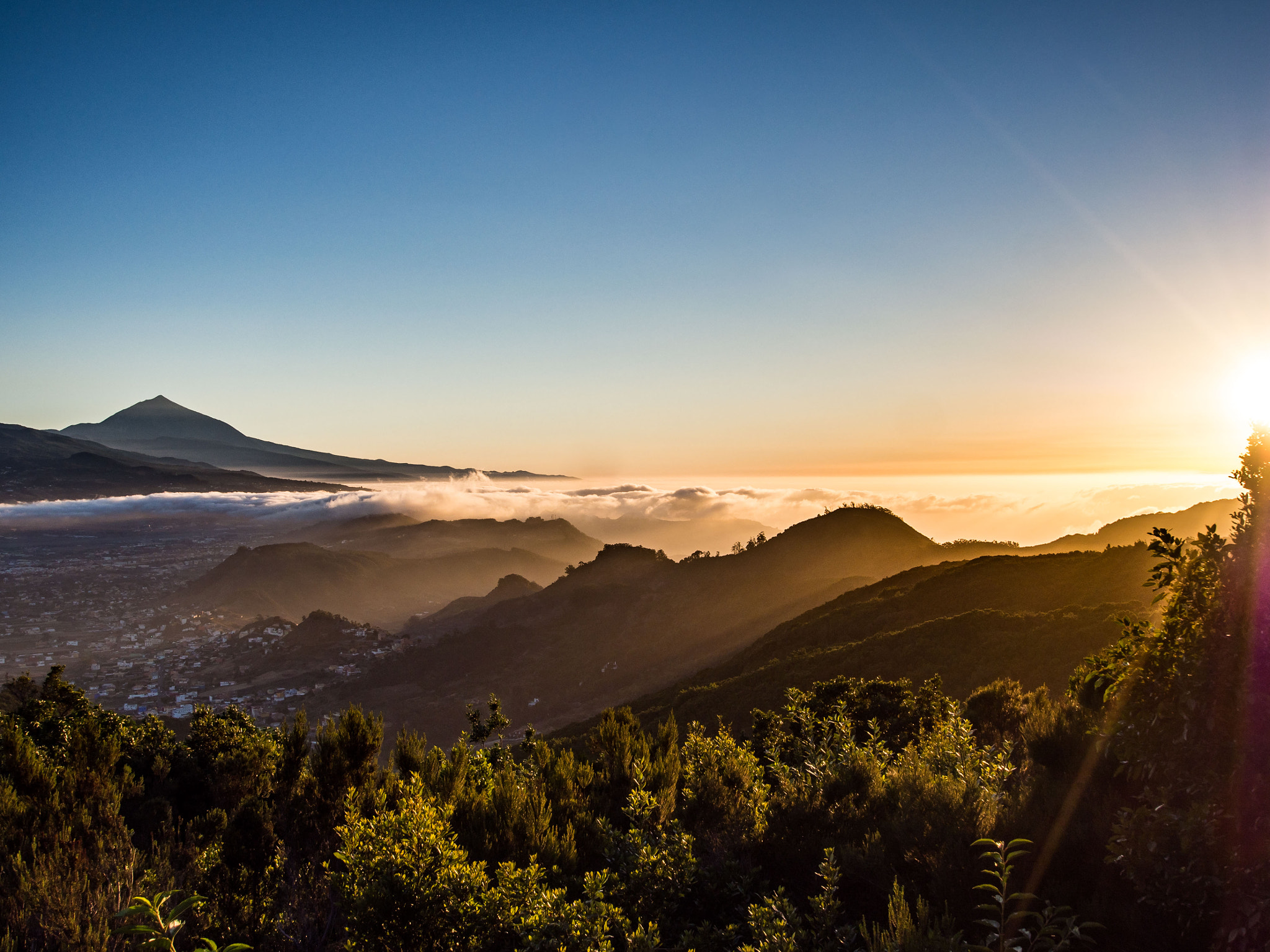 Olympus OM-D E-M5 + OLYMPUS M.9-18mm F4.0-5.6 sample photo. Sea of clouds photography