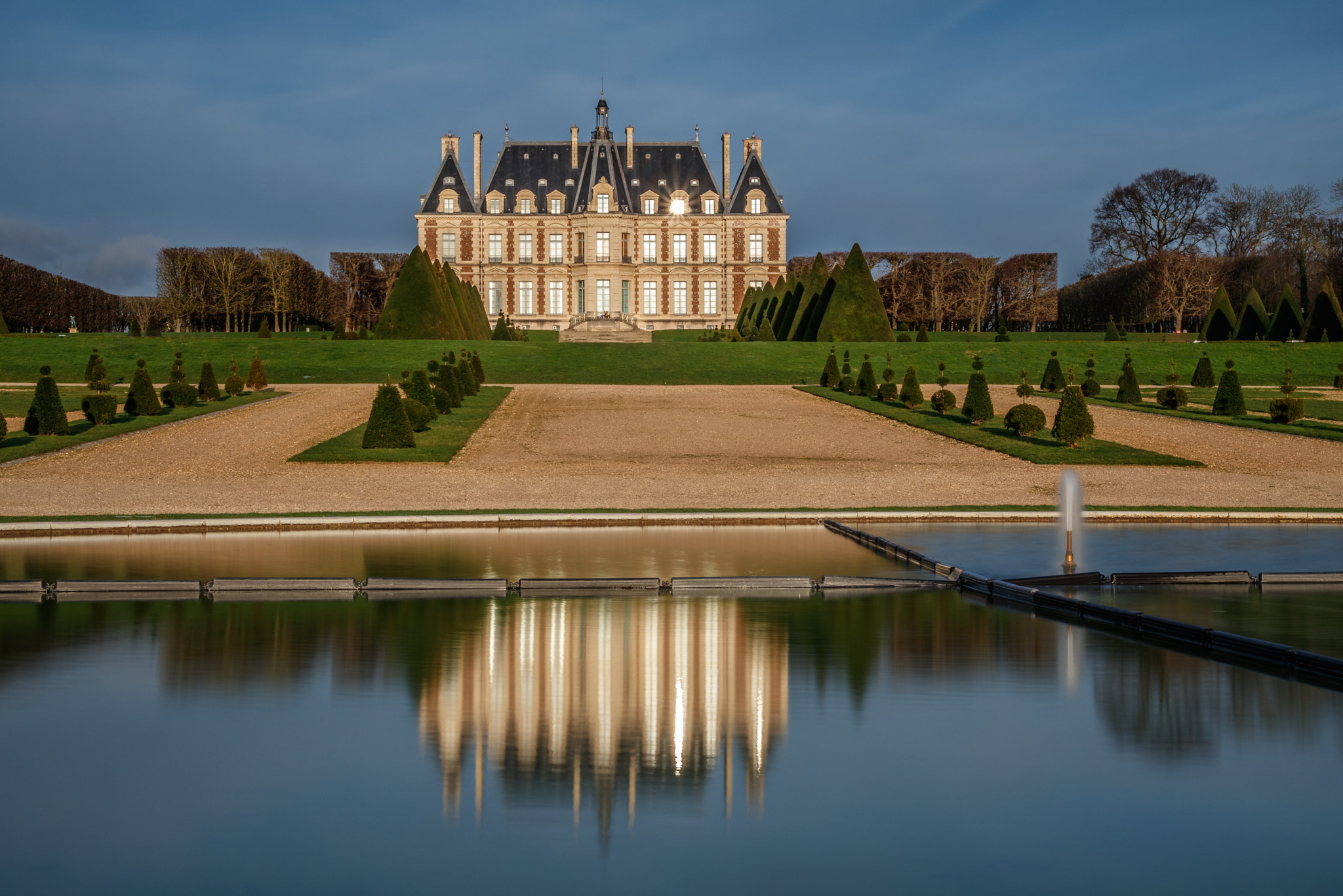 Tamron SP AF 17-50mm F2.8 XR Di II LD Aspherical (IF) sample photo. Lumière du soir sur le château de sceaux photography