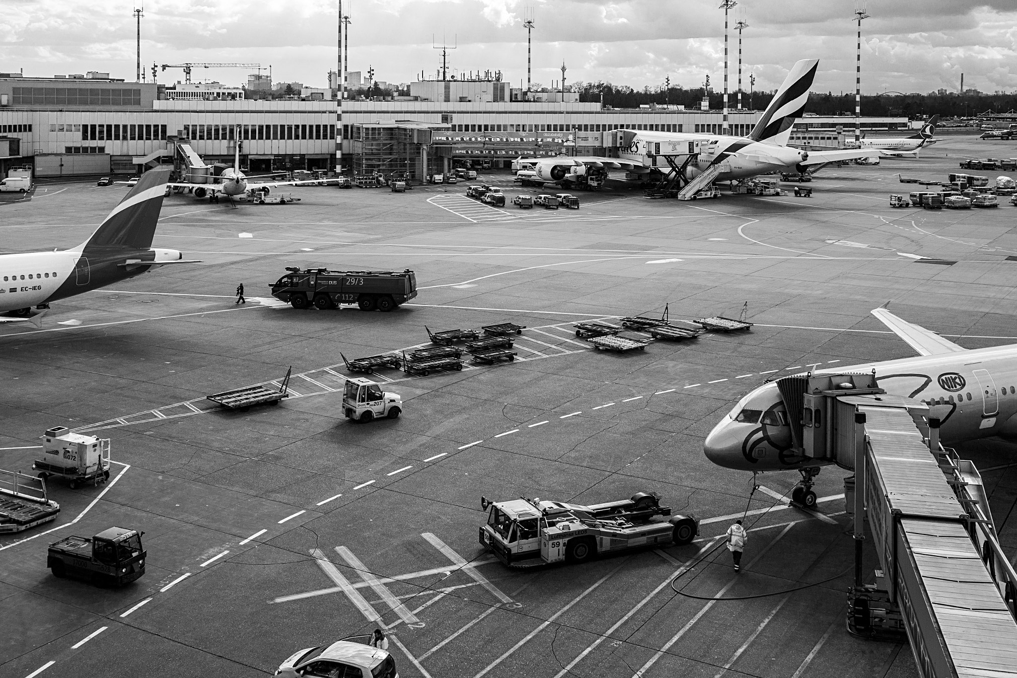 Canon EOS 60D sample photo. Düsseldorf #2 - düsseldorf airport 2 photography