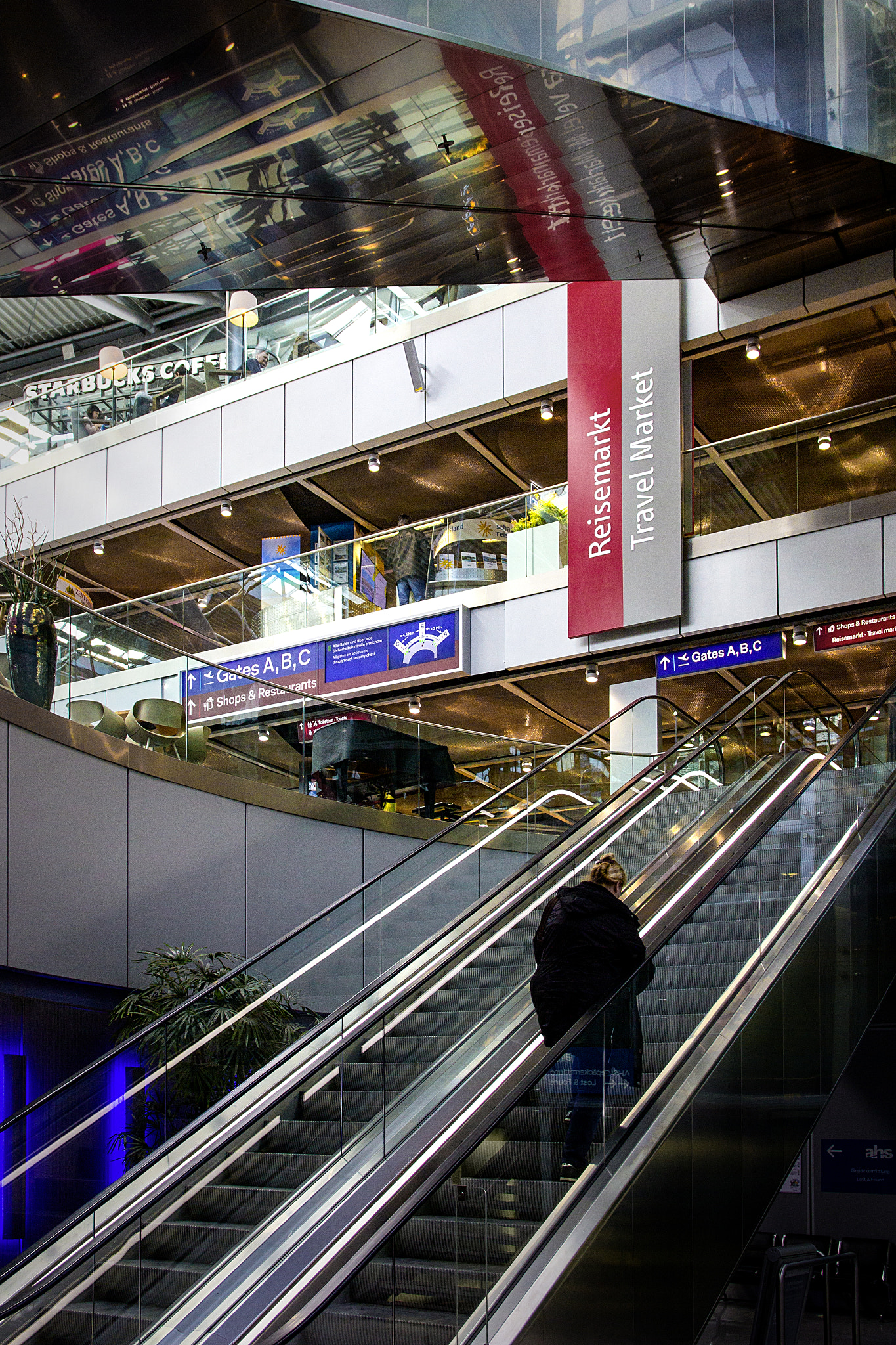 Canon EOS 60D sample photo. Düsseldorf #3 - düsseldorf airport 3 photography