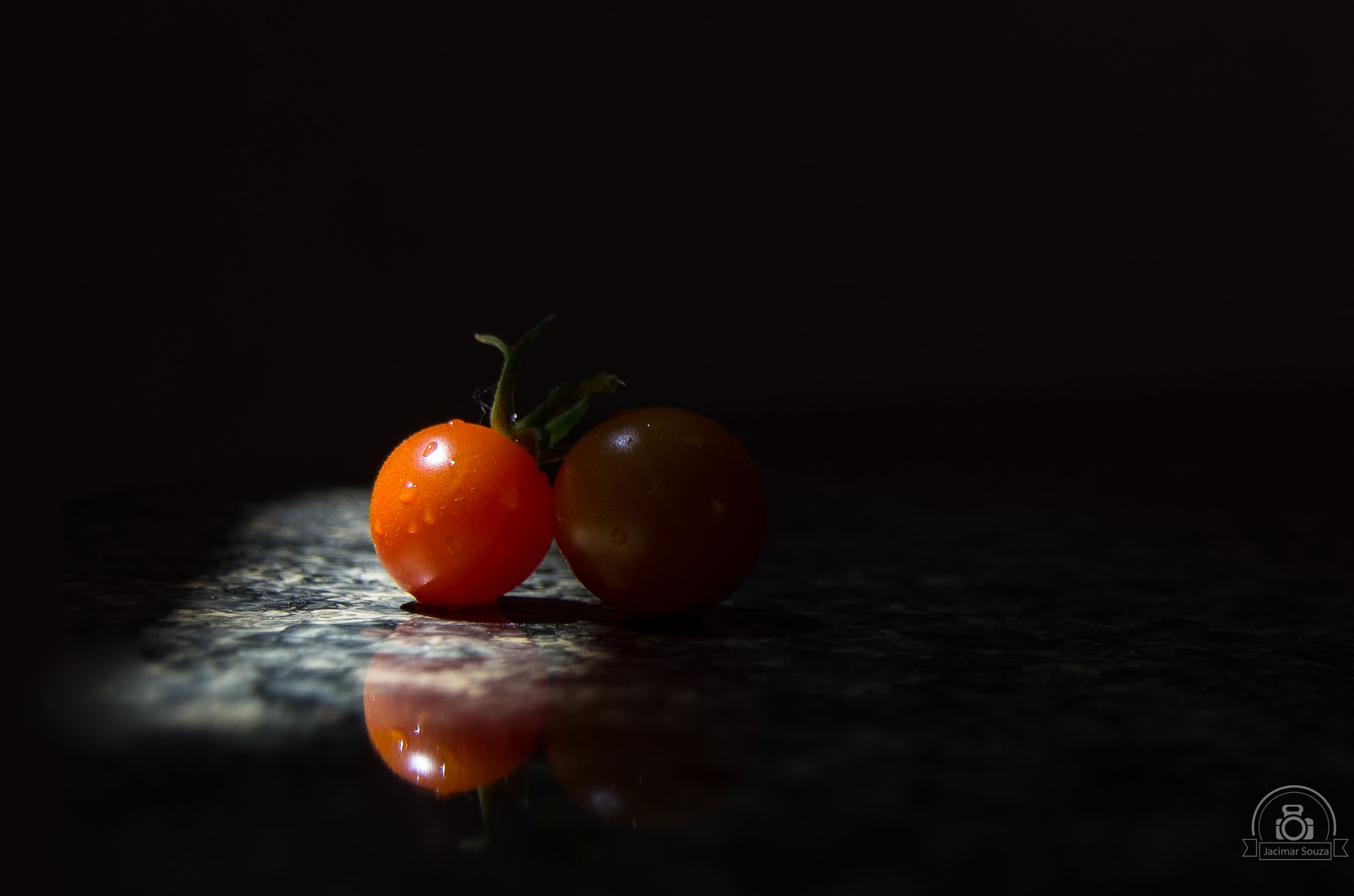 Pentax K-5 + Sigma sample photo. Tomate photography