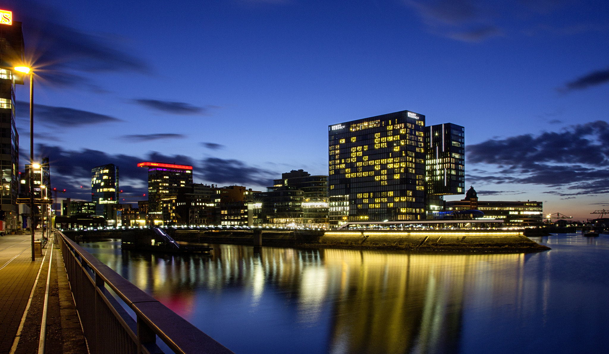 Canon EOS 60D sample photo. Düsseldorf #5 photography