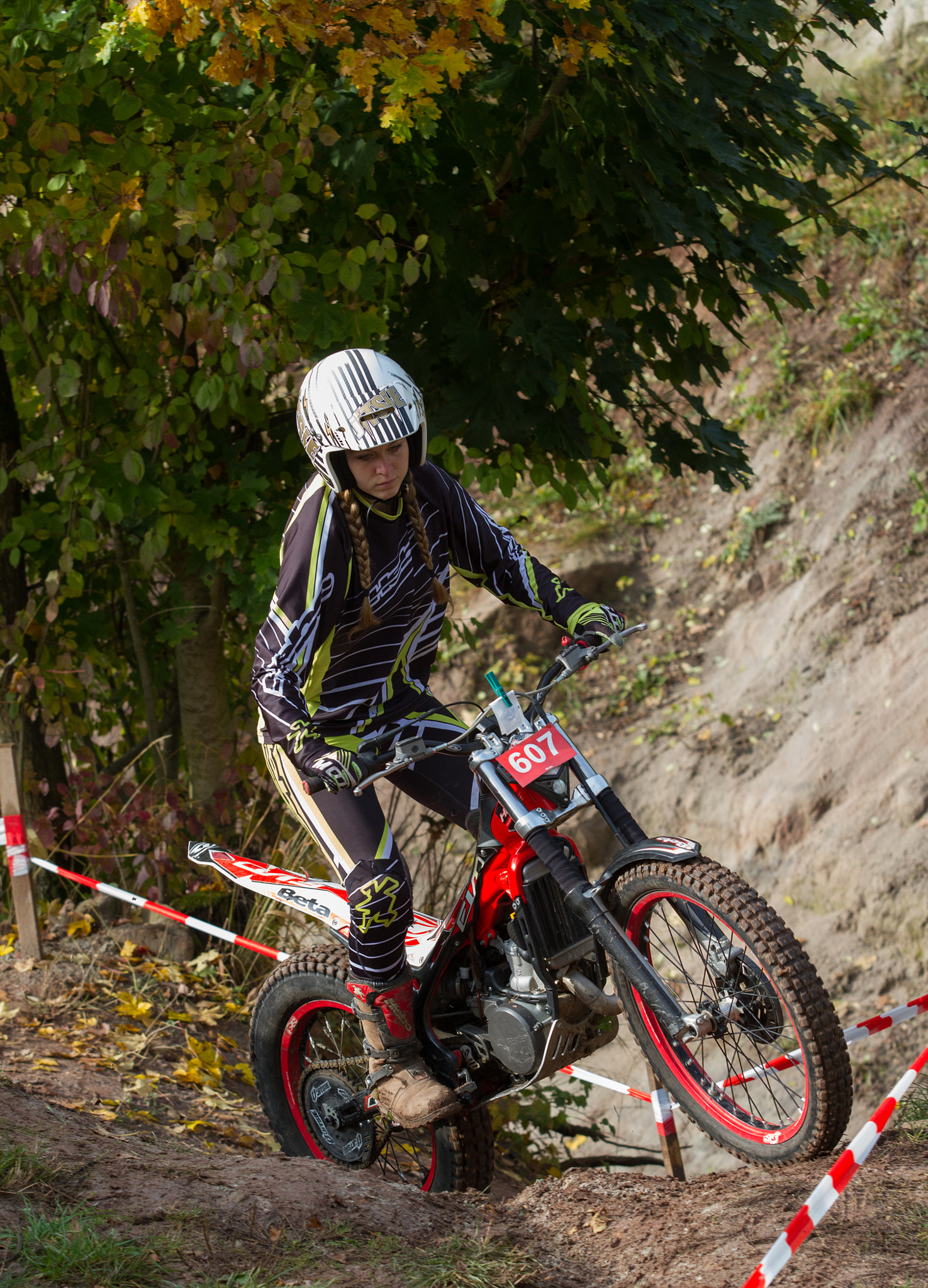 Canon EF 70-200mm F2.8L USM sample photo. Women also like to bike photography