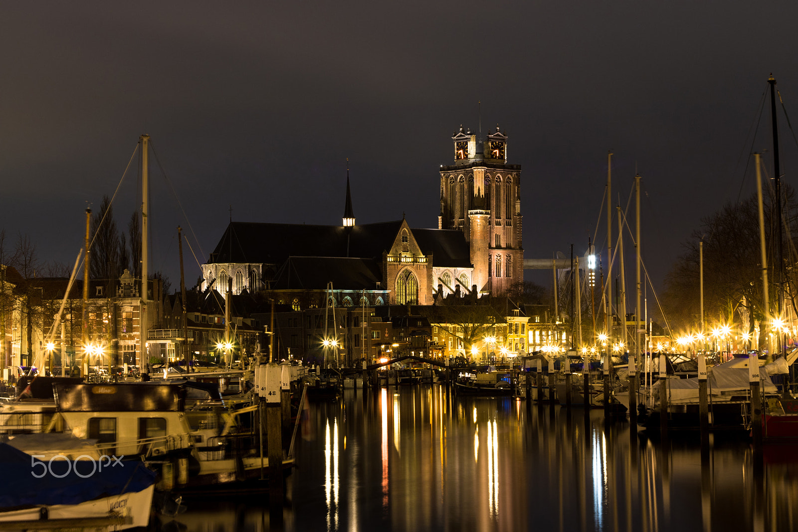 Canon EOS 750D (EOS Rebel T6i / EOS Kiss X8i) + Canon EF 50mm F1.8 II sample photo. The church of dordrecht at night. photography