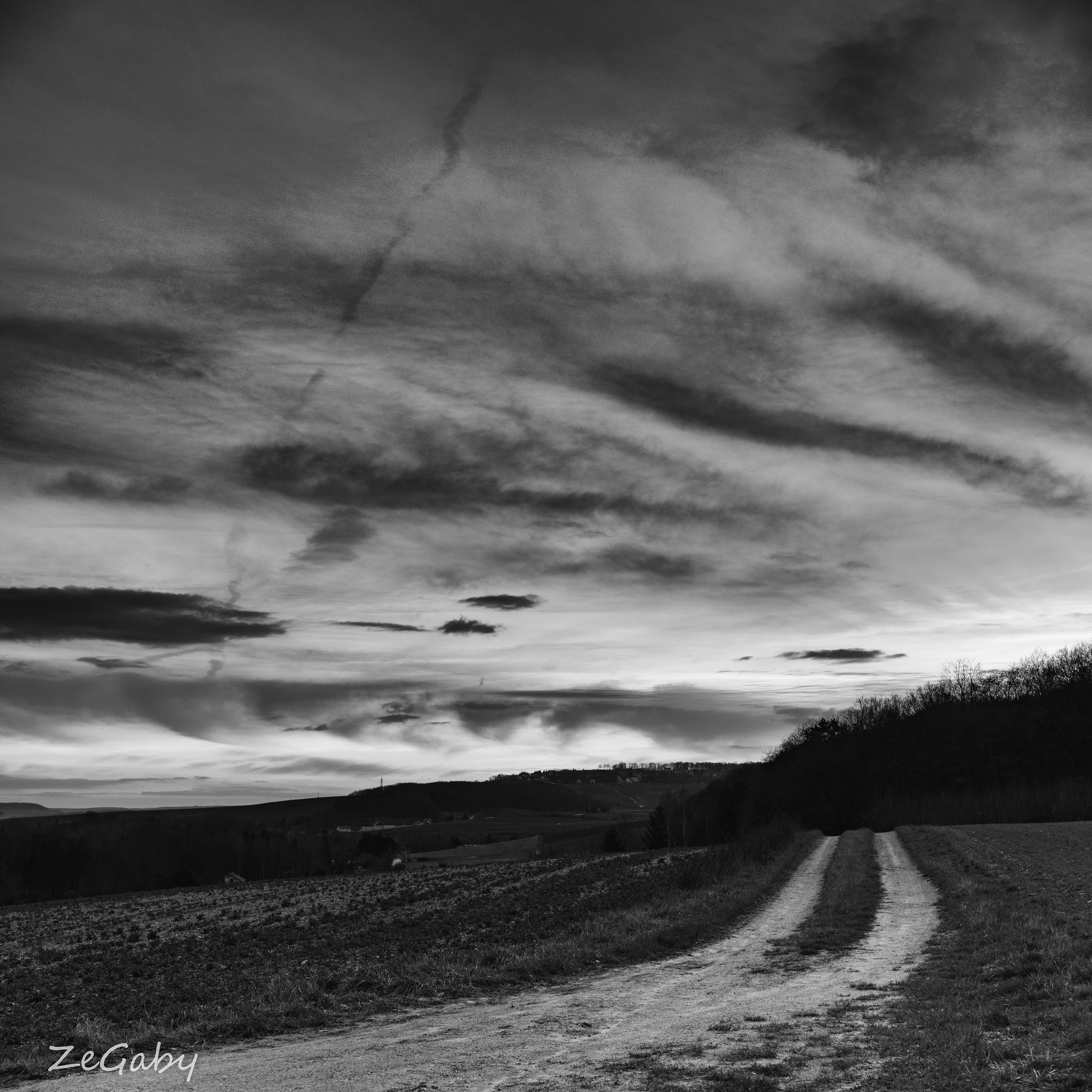 Pentax K-1 + Sigma 18-35mm F1.8 DC HSM Art sample photo. A road to the sunset photography