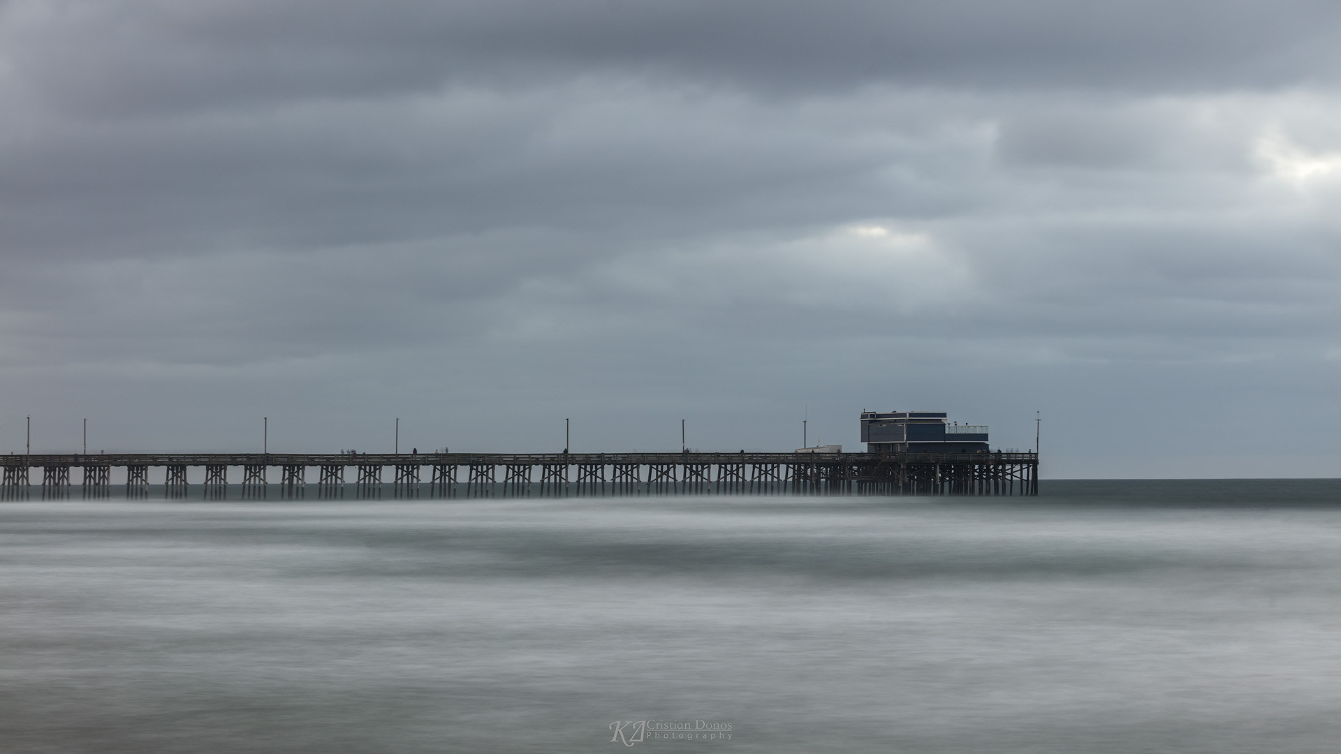 Canon EF 100-400mm F4.5-5.6L IS USM sample photo. Newport beach pier photography