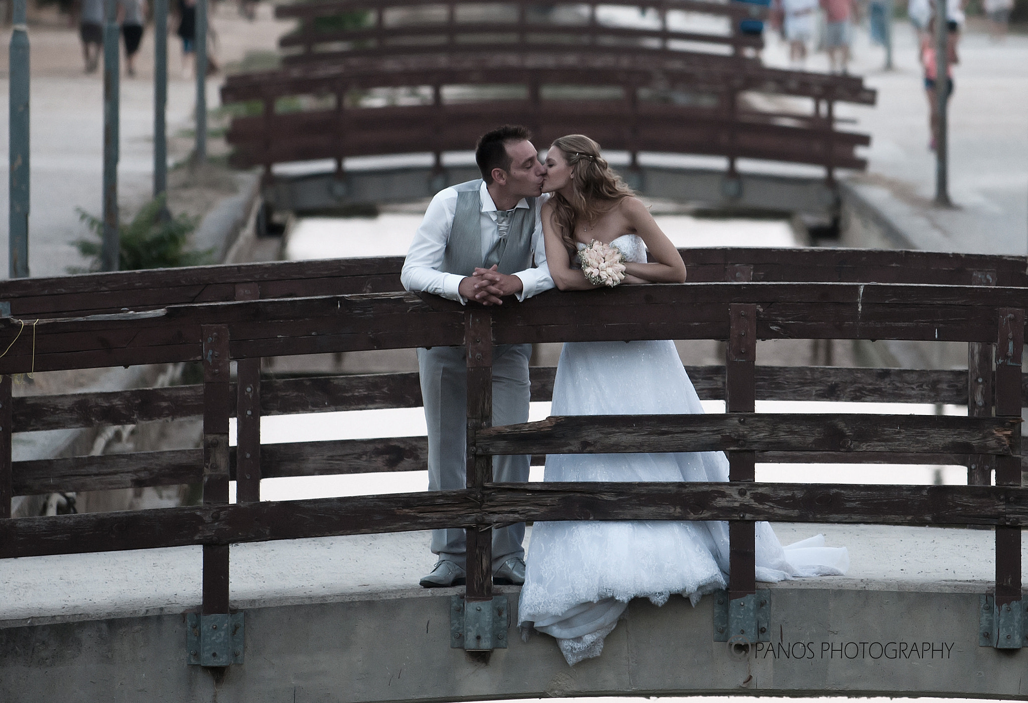 Nikon AF-S Nikkor 70-200mm F4G ED VR sample photo. Icon wedding photography
