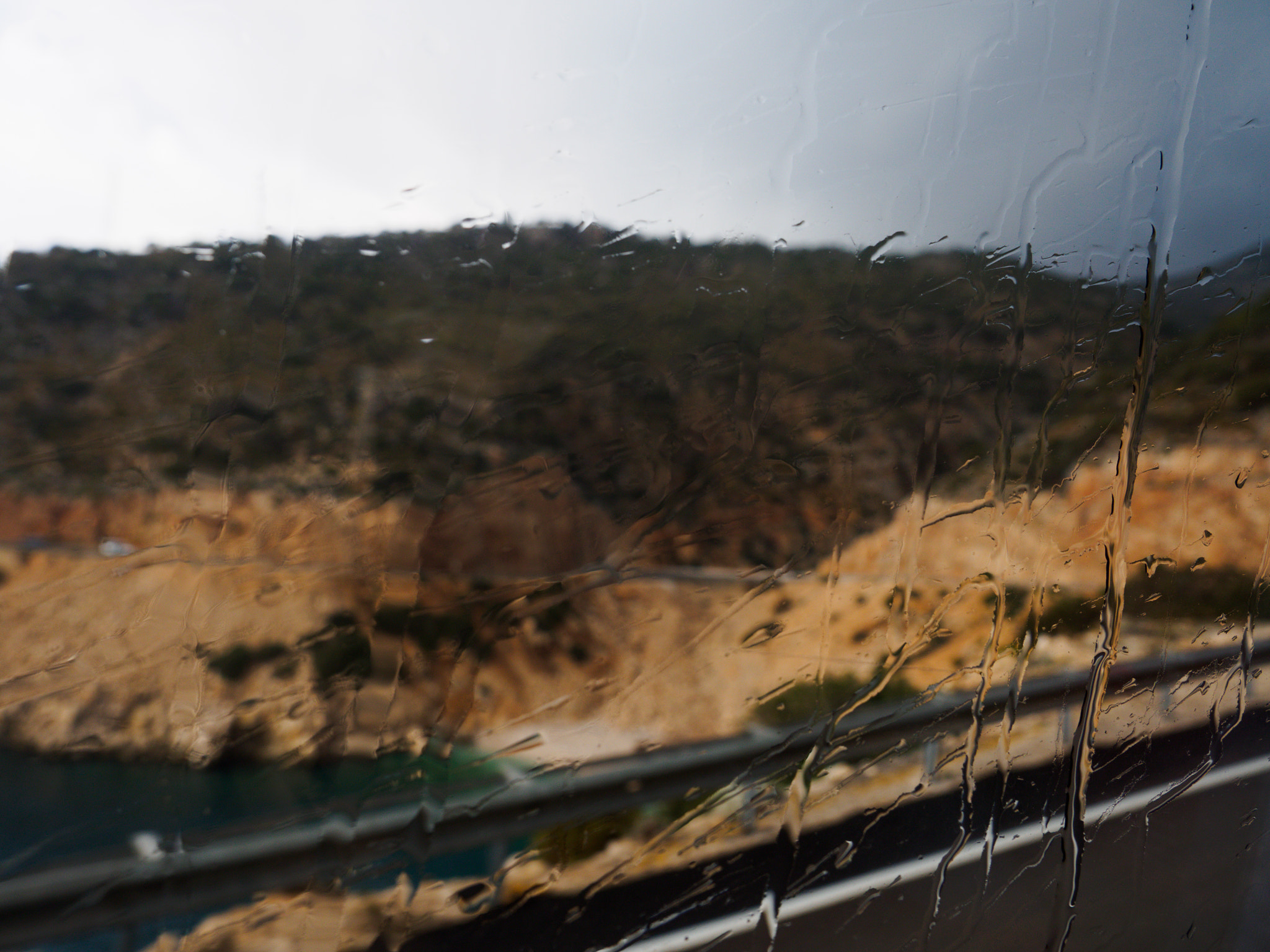 Olympus OM-D E-M10 + Olympus M.Zuiko Digital ED 12-40mm F2.8 Pro sample photo. The road is crying photography