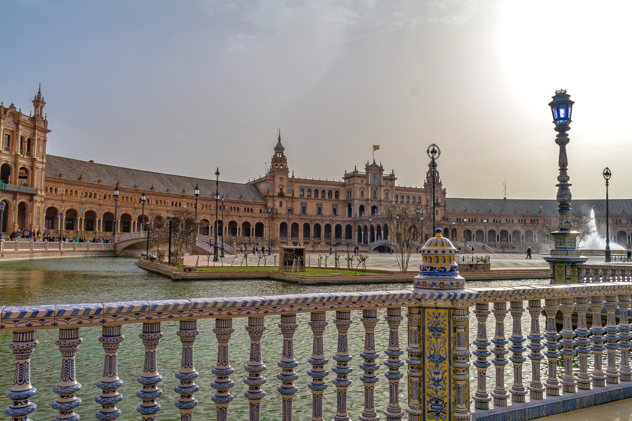 Samsung NX10 sample photo. Plaza de españa photography