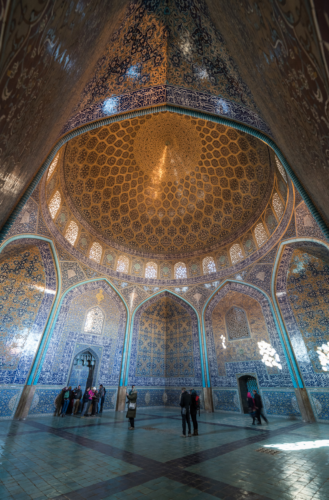 Samyang 14mm F2.8 ED AS IF UMC sample photo. Triangled mosque photography