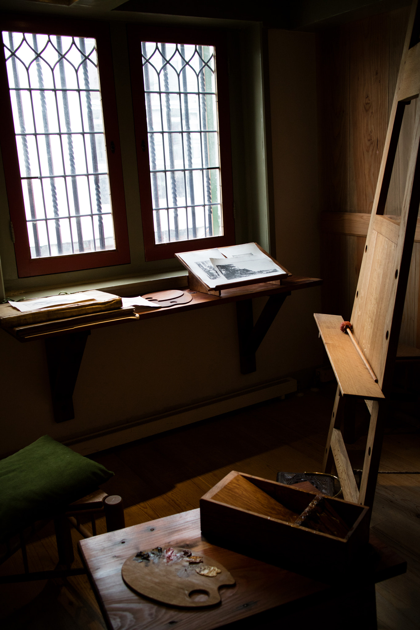 Canon EOS M3 + Canon EF-M 22mm F2 STM sample photo. A pupil room in rembrandt's house photography