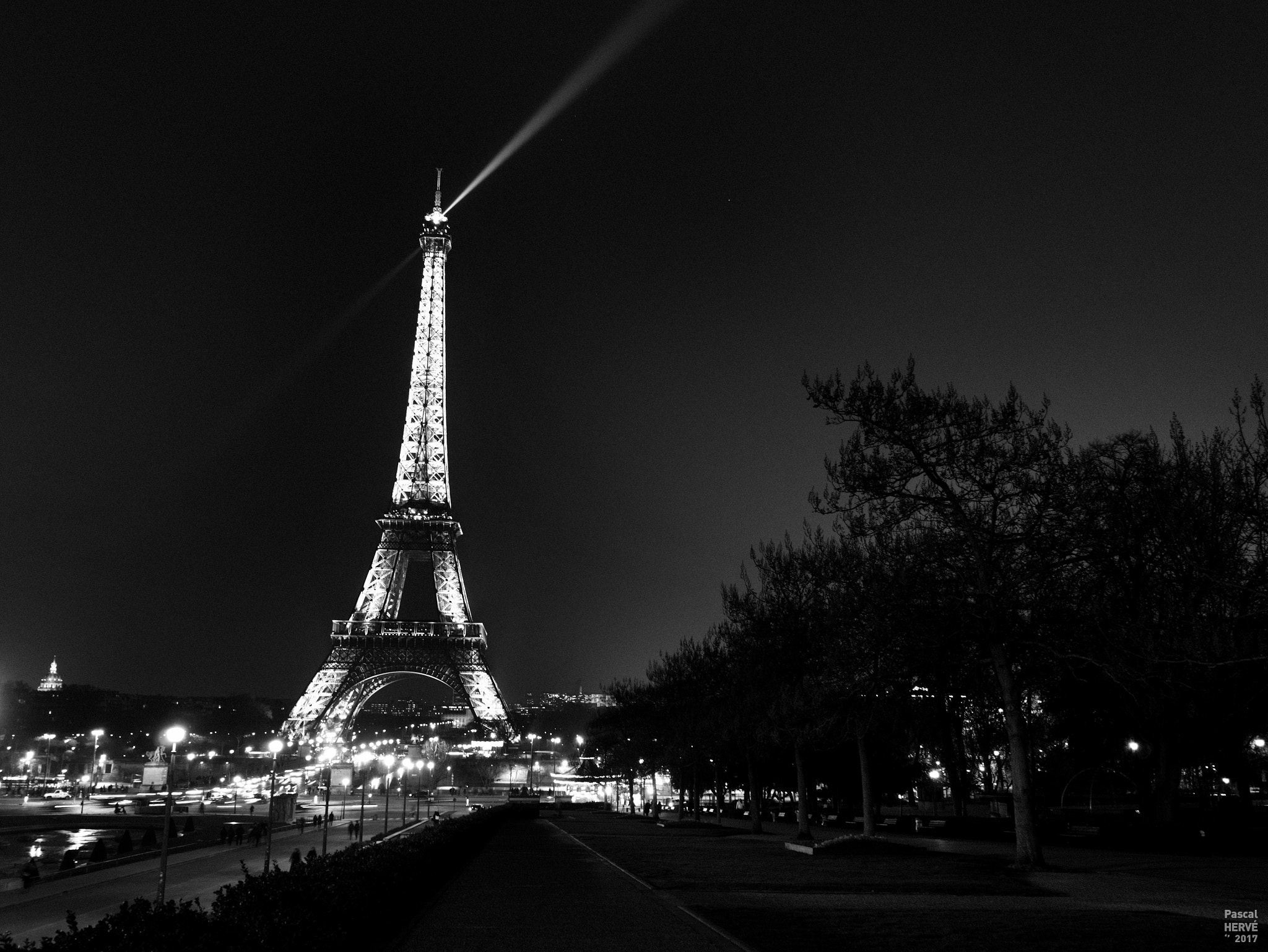 Panasonic Lumix DMC-GX85 (Lumix DMC-GX80 / Lumix DMC-GX7 Mark II) sample photo. Trocadero photography
