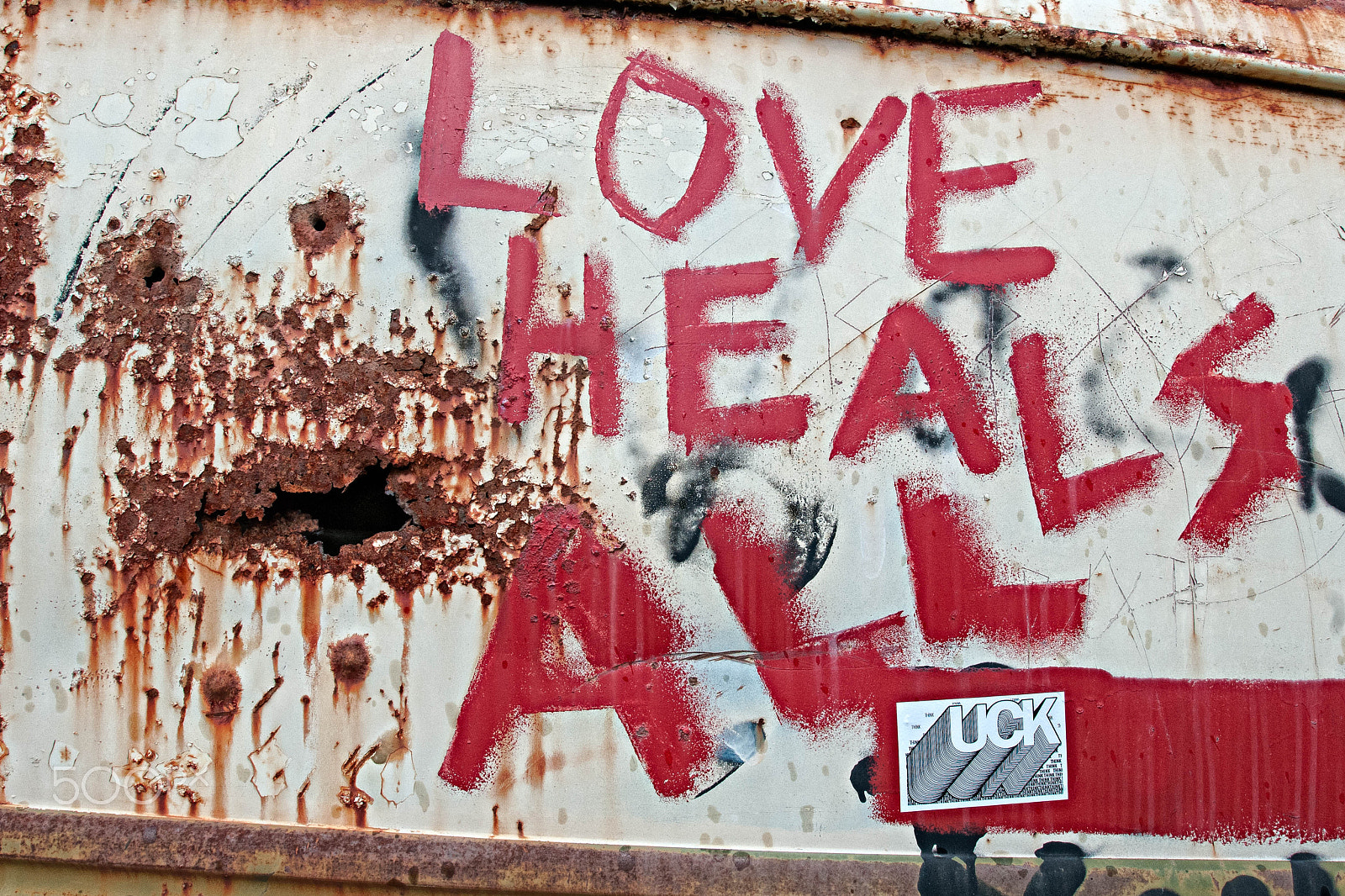 Nikon AF-S Nikkor 17-35mm F2.8D ED-IF sample photo. Love heals all photography