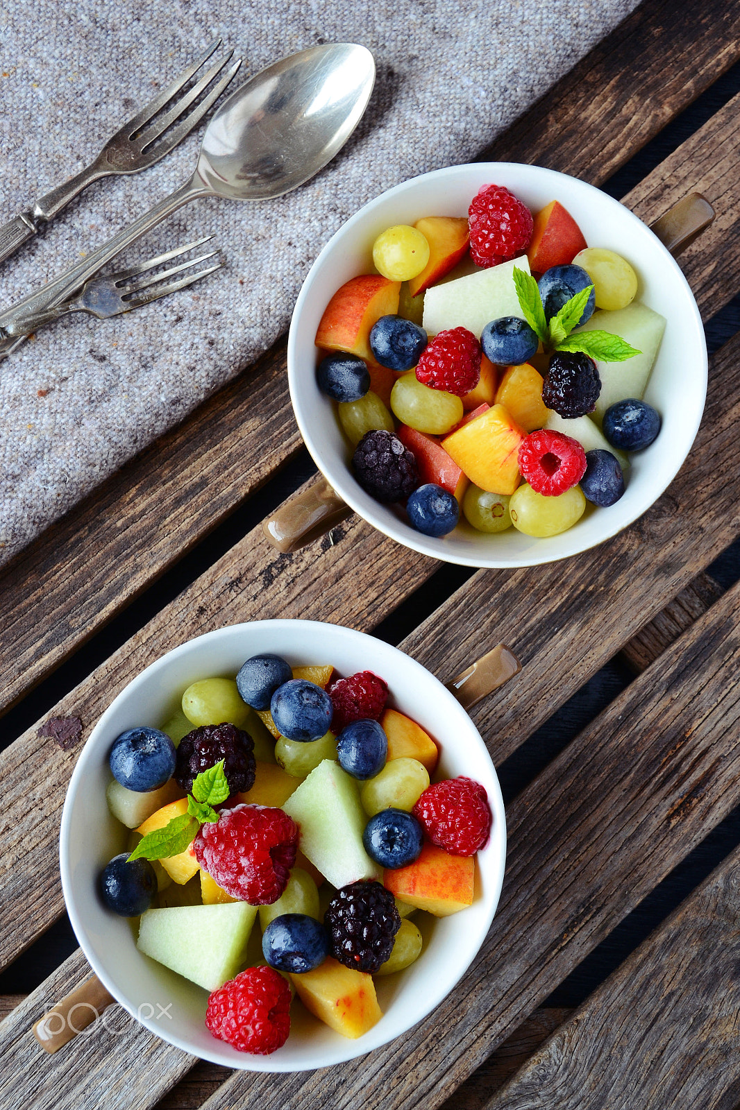 Nikon D3100 + Sigma 18-200mm F3.5-6.3 II DC OS HSM sample photo. Fruit and berry salad photography