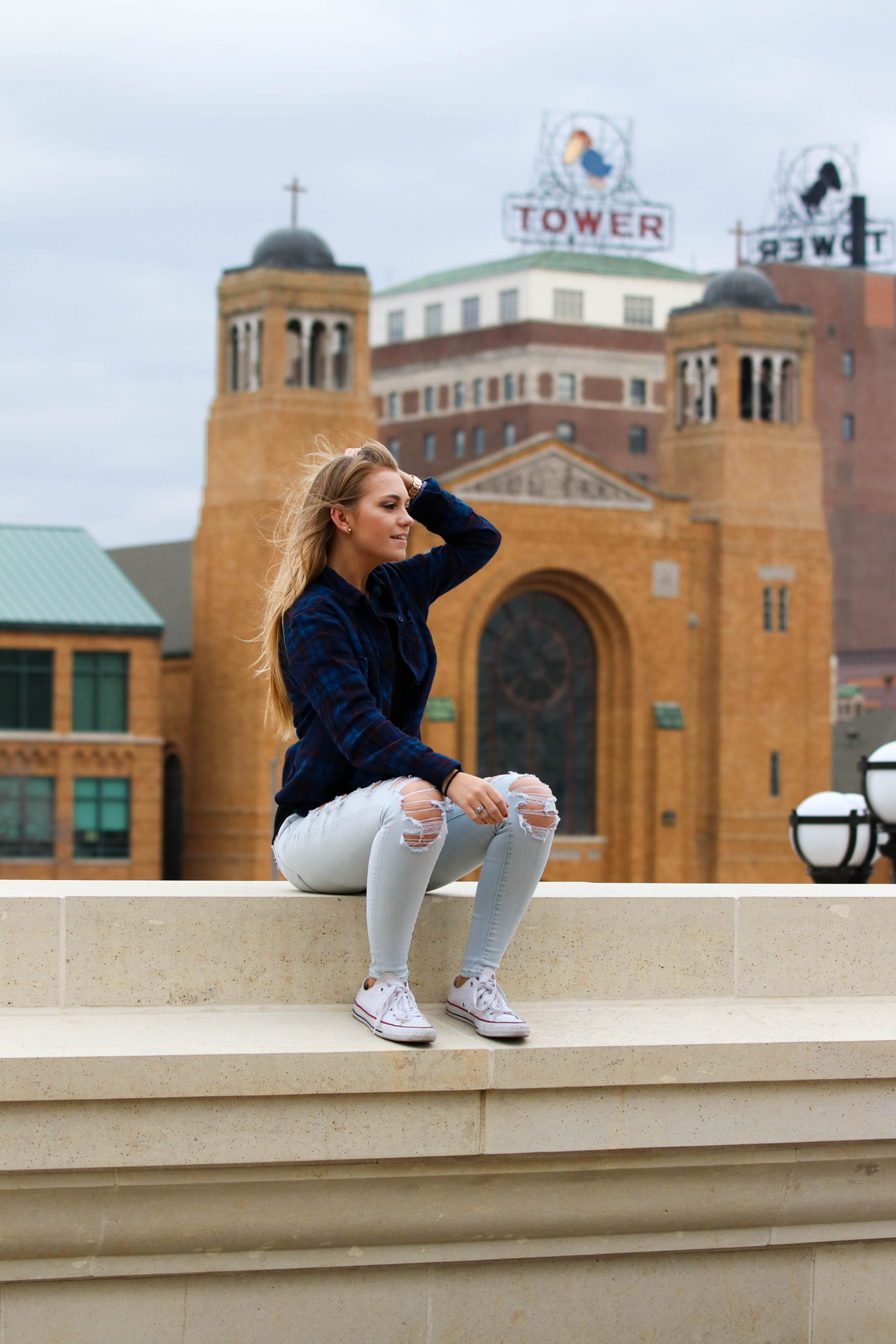 Canon EF 70-200mm F2.8L IS II USM sample photo. Girl in the city photography