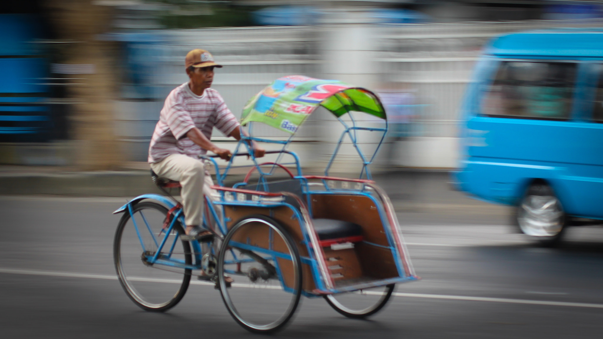 Canon EOS 1100D (EOS Rebel T3 / EOS Kiss X50) sample photo. Becak photography
