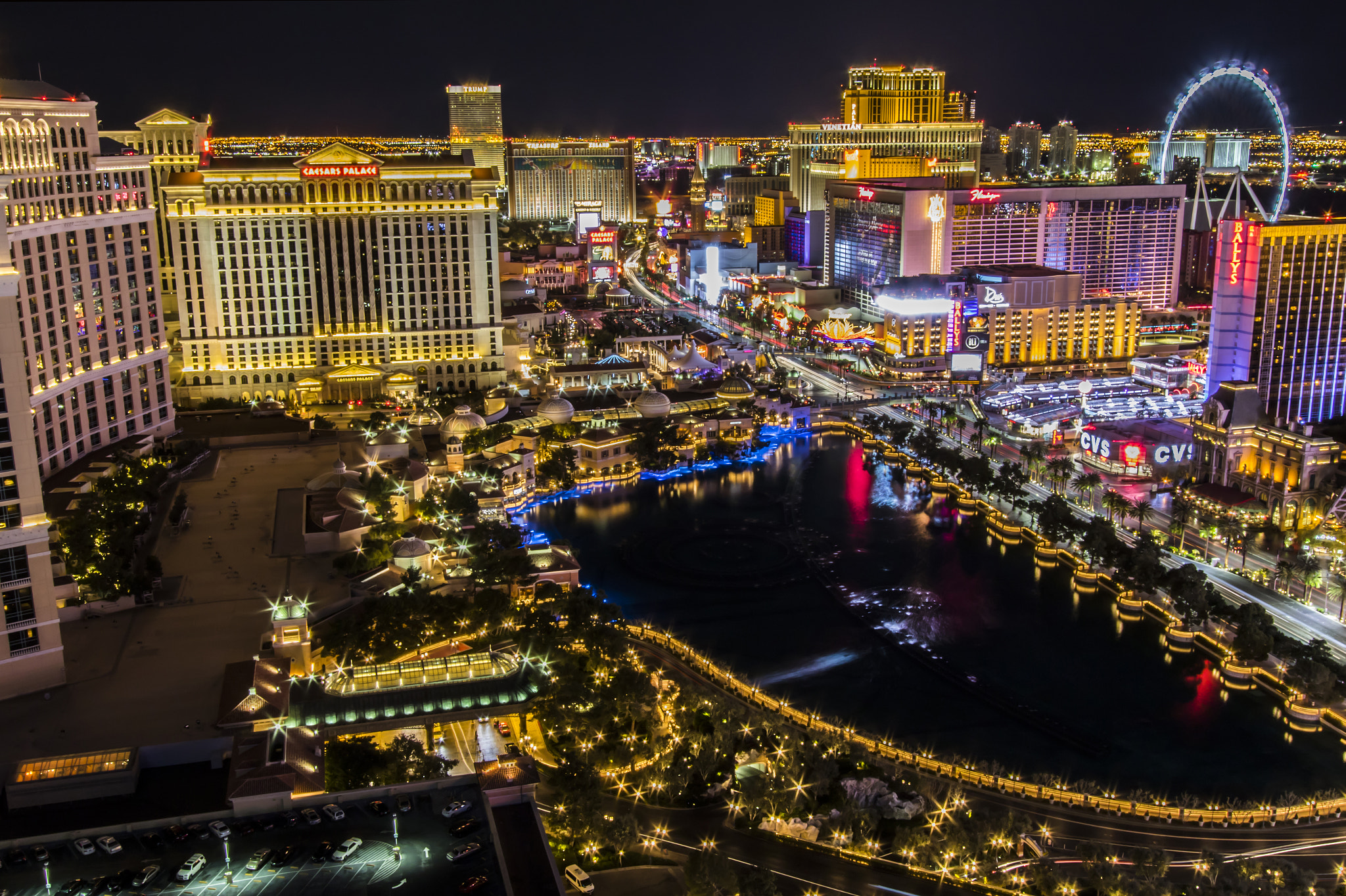 Canon EF-S 10-22mm F3.5-4.5 USM sample photo. Las vegas blvd at night photography