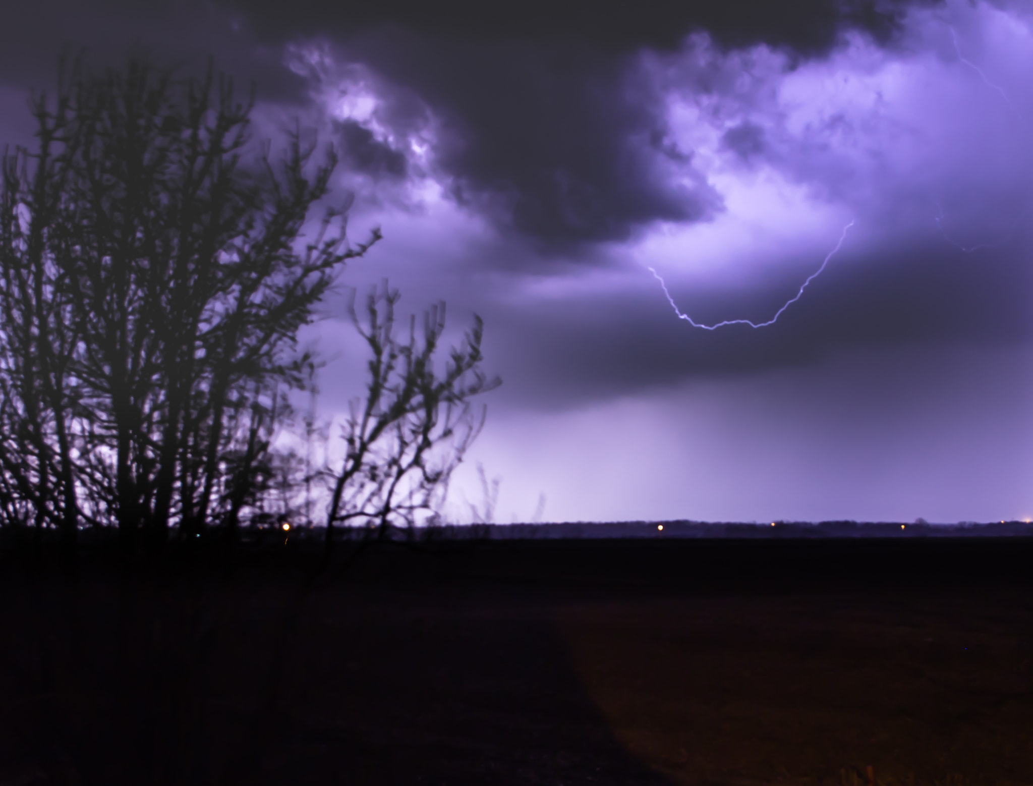 Canon EF-S 17-55mm F2.8 IS USM sample photo. Lightning photography