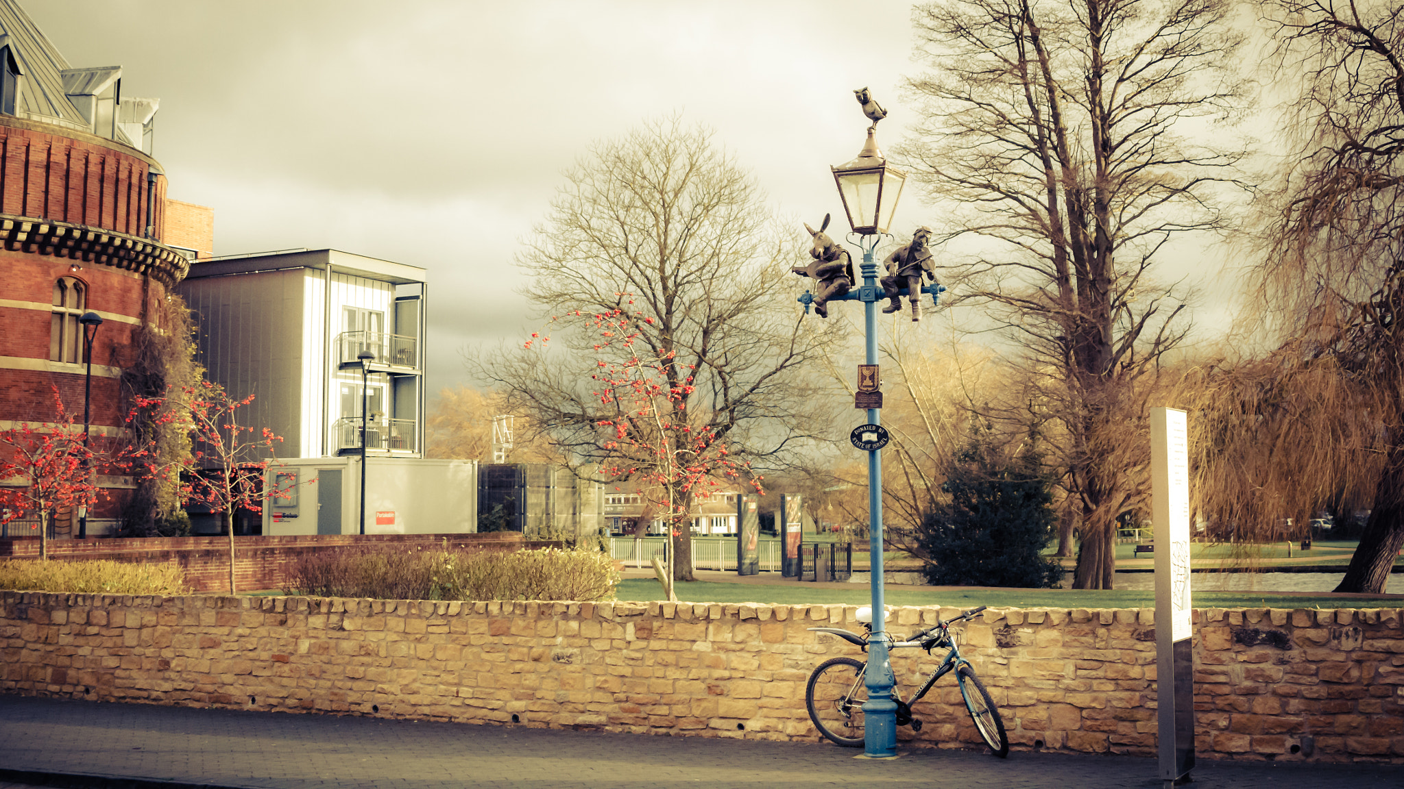 Canon EF-S 24mm F2.8 STM sample photo. Stratford upon avon xiii photography