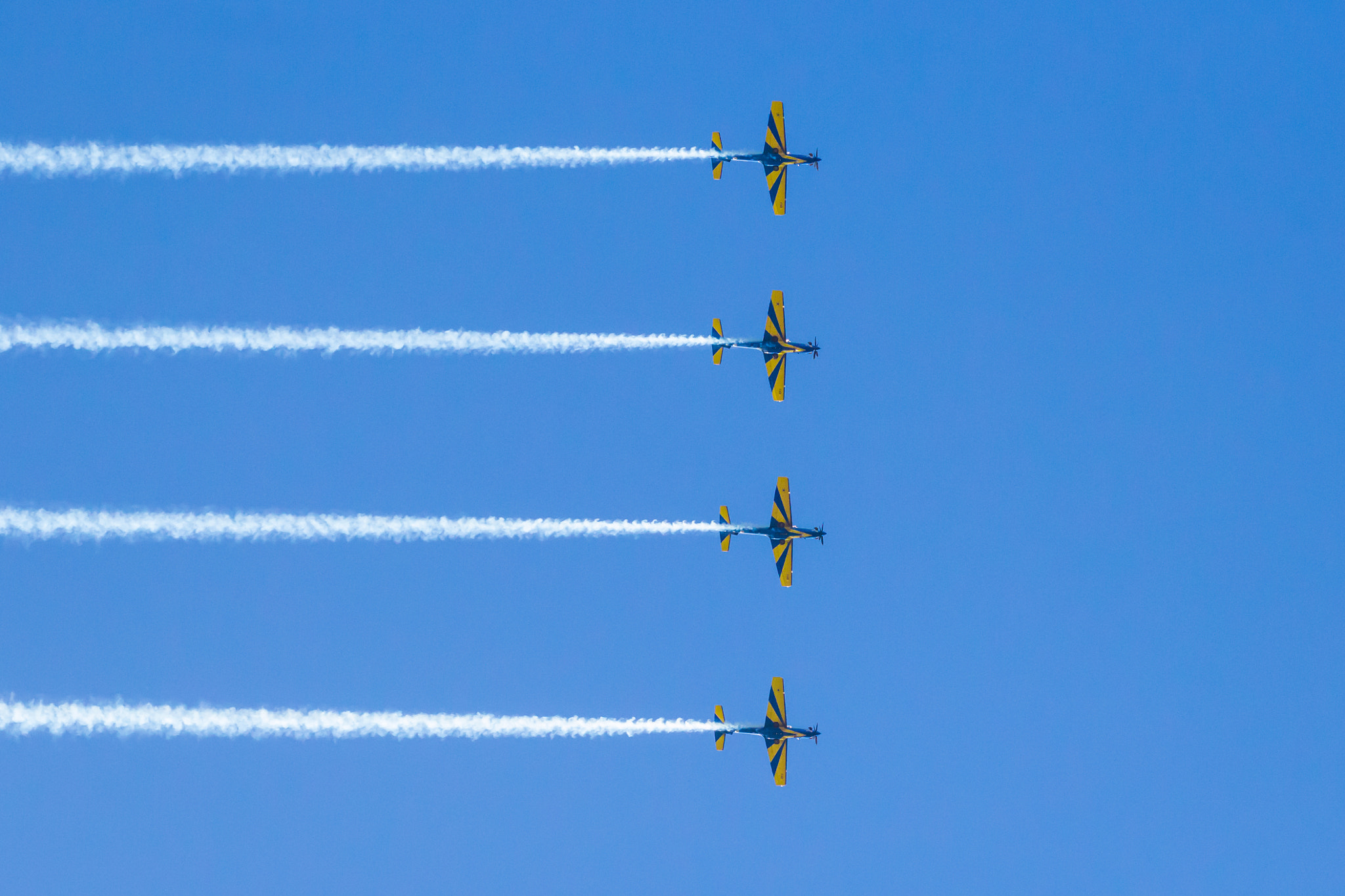 Canon EOS 60D + Canon EF 85mm F1.8 USM sample photo. Brazilian air force team "esquadrilha da fumaça" photography