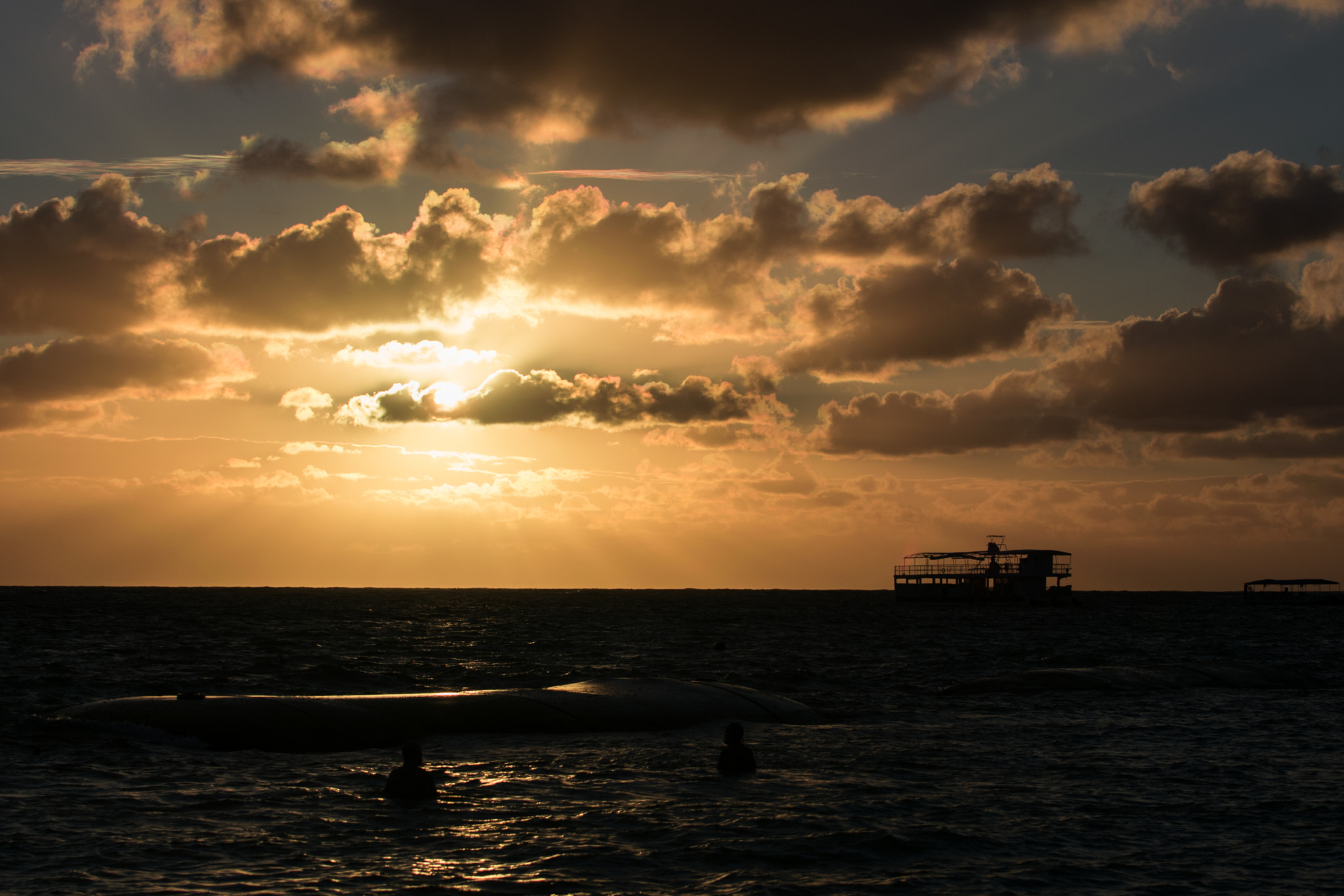 Nikon AF-S Nikkor 70-200mm F2.8G ED VR II sample photo. Sunrise on bavaro beach photography