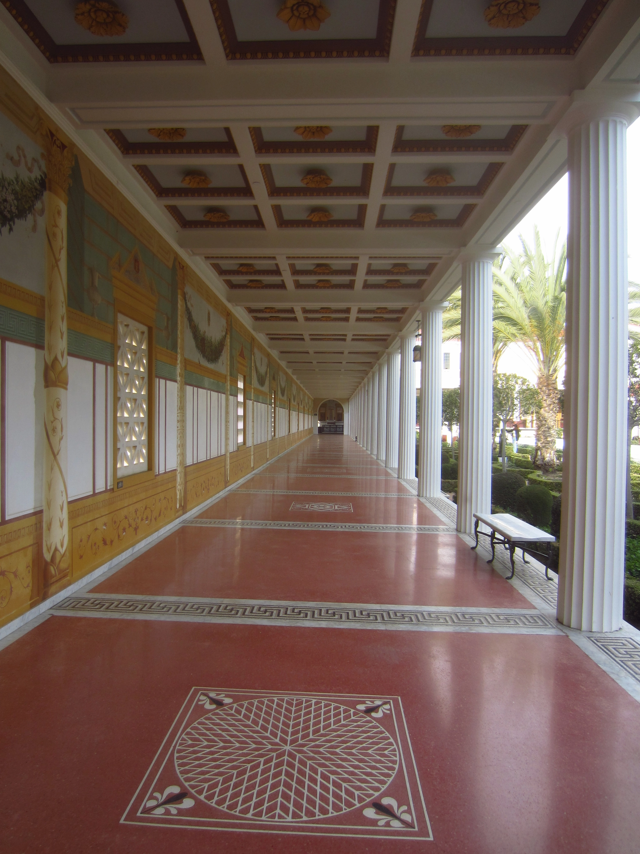 Canon PowerShot ELPH 300 HS (IXUS 220 HS / IXY 410F) sample photo. Getty villa ii photography