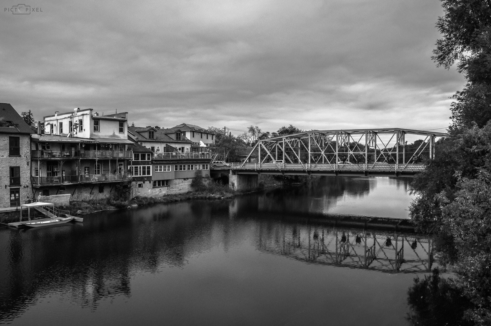 Pentax K-3 + Pentax smc DA 18-135mm F3.5-5.6ED AL [IF] DC WR sample photo. The serenity & tranquility by the elora riverbank photography