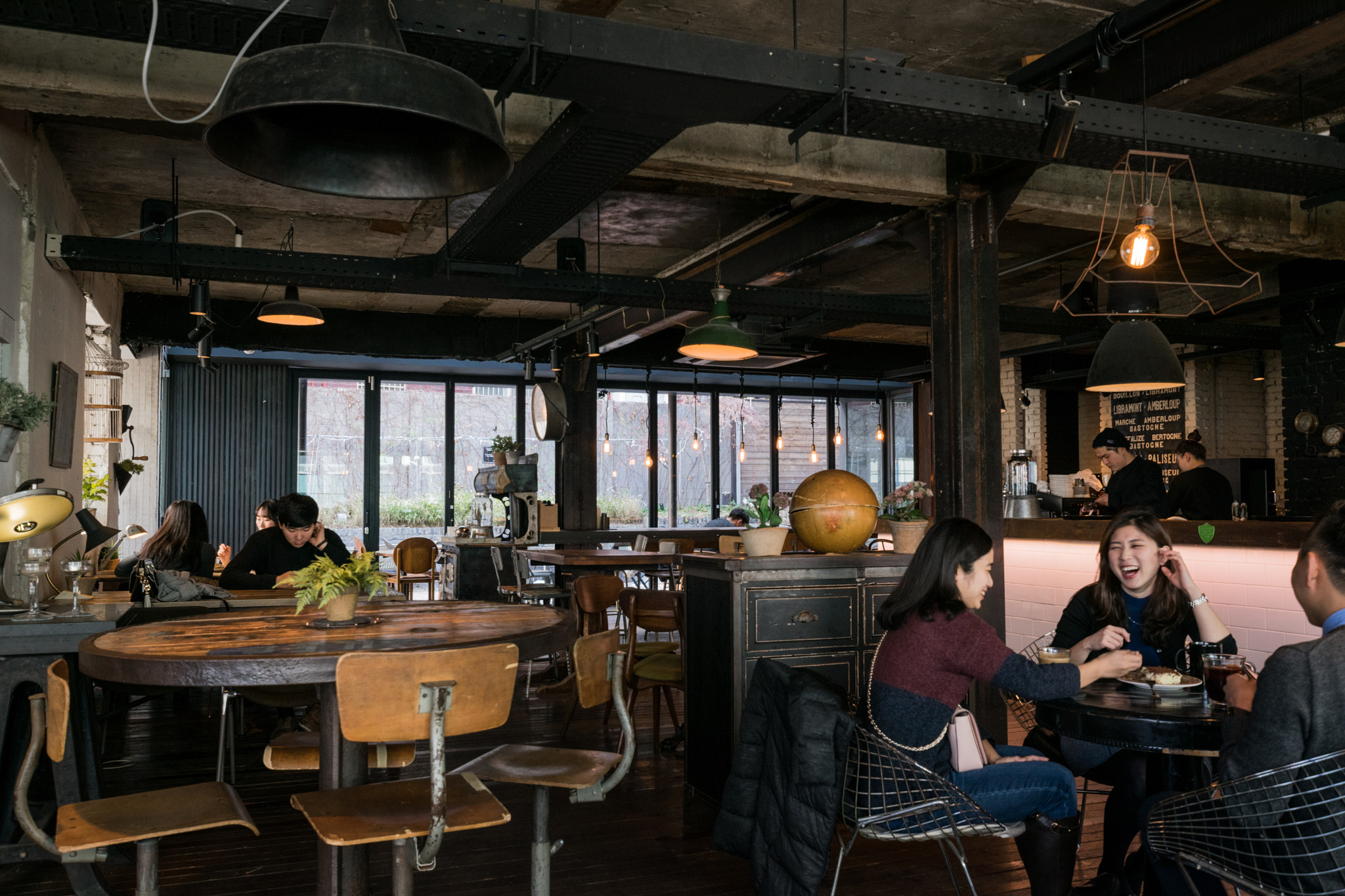 Sigma 10-20mm F3.5 EX DC HSM sample photo. Seoul cafe photography