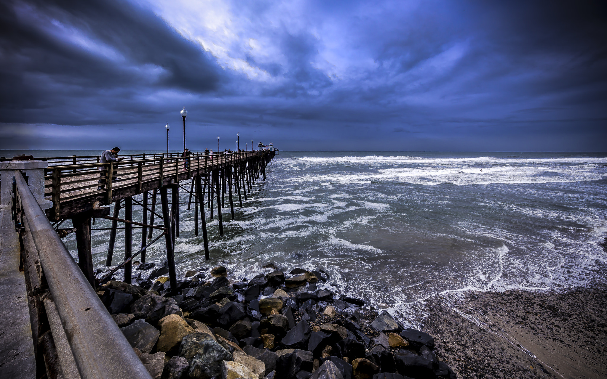 Canon EOS 6D + Canon EF 11-24mm F4L USM sample photo. The long pier photography