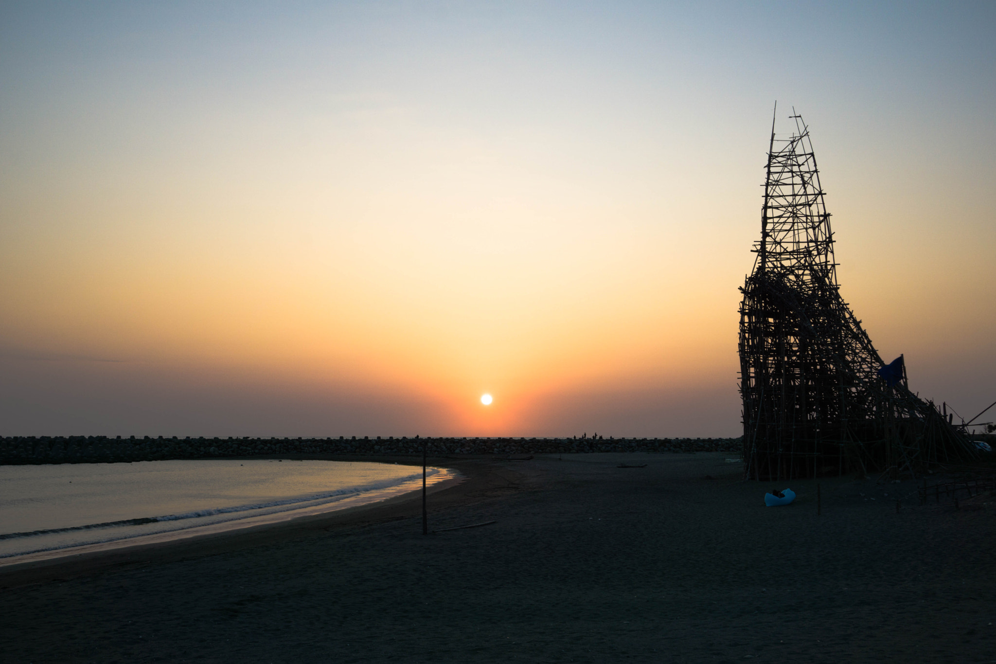 Sony Sonnar T* E 24mm F1.8 ZA sample photo. Sunset in tainan, taiwan  photography