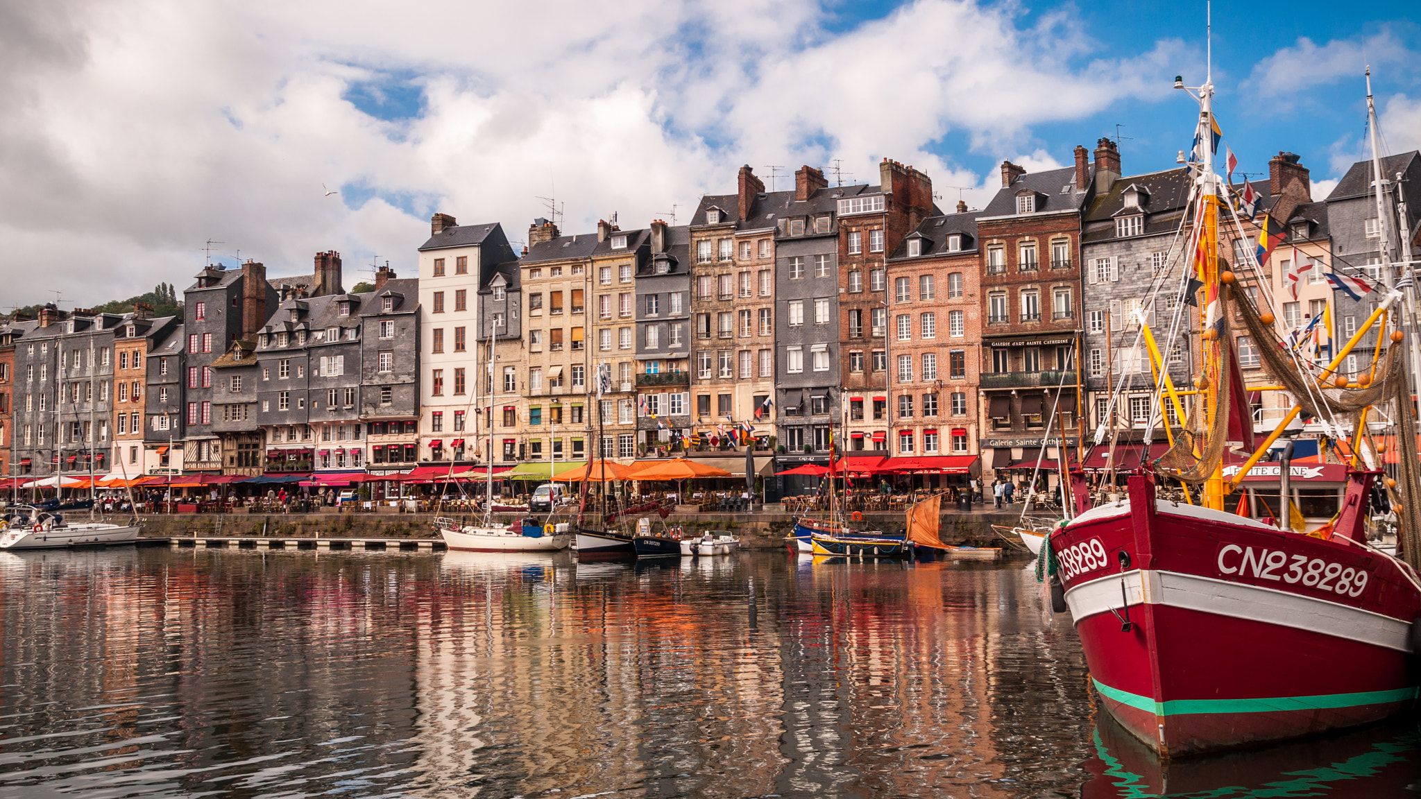 Sigma 17-70mm F2.8-4 DC Macro OS HSM sample photo. Honfleur photography