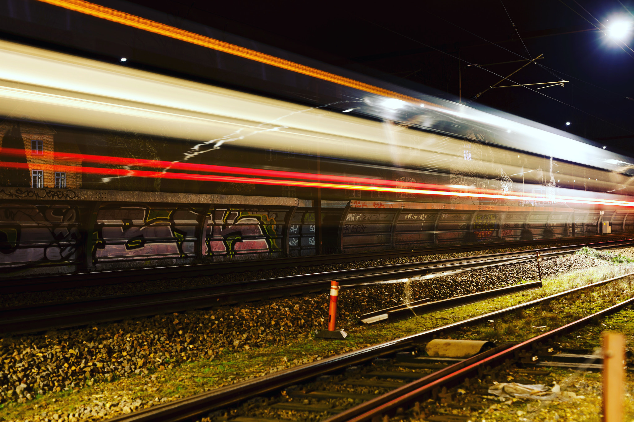 Sigma 50mm F1.4 EX DG HSM sample photo. Passing train photography