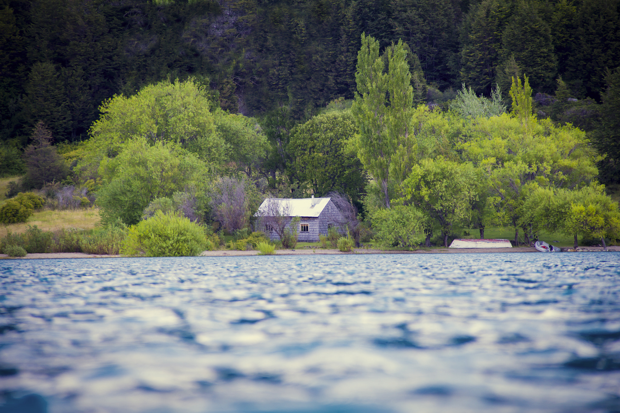 Canon EF-S 18-135mm F3.5-5.6 IS sample photo. Cabaña rio baker, chile photography