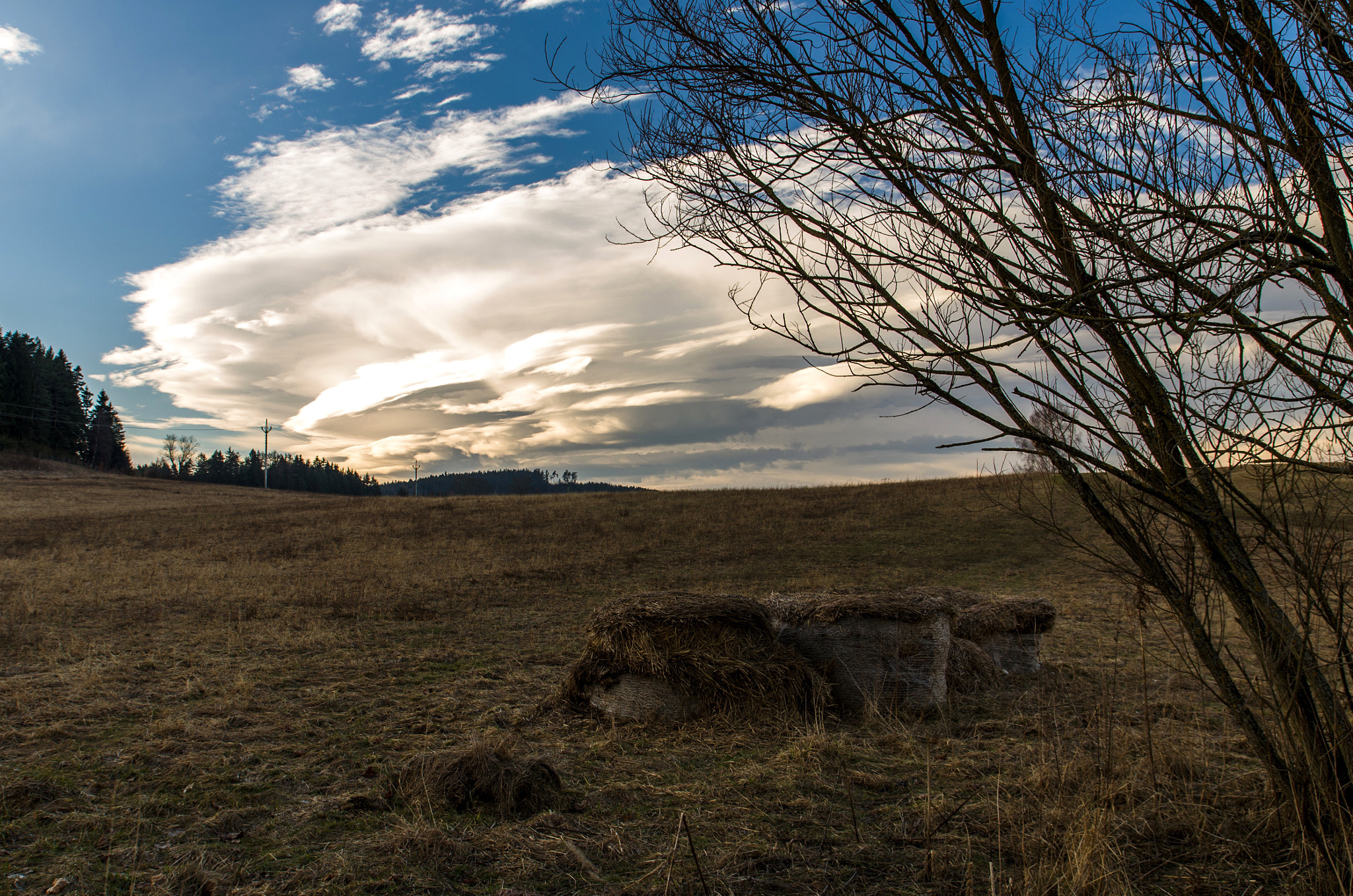 Nikon D5100 + Tamron SP AF 17-50mm F2.8 XR Di II VC LD Aspherical (IF) sample photo. Clouds above the fields photography