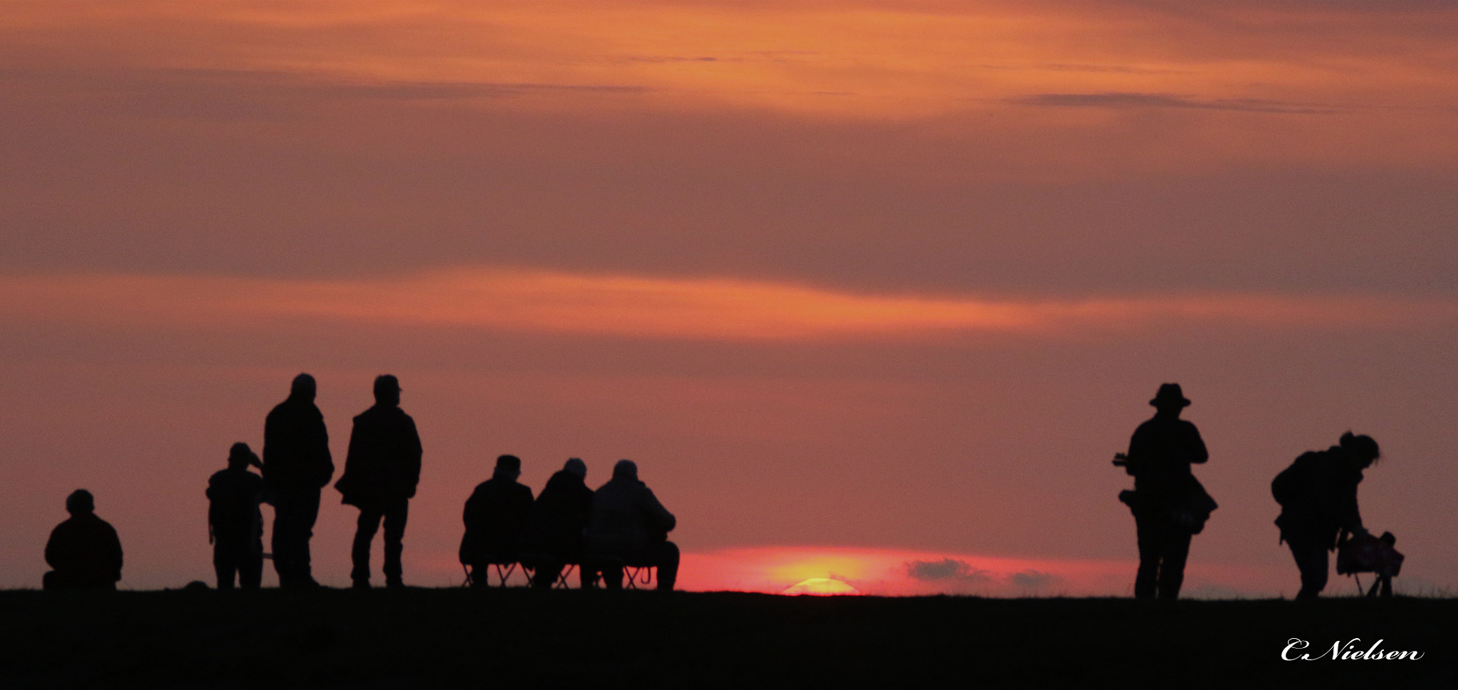 Canon EF 28-300mm F3.5-5.6L IS USM sample photo. Spotters looking for the last sunset photography