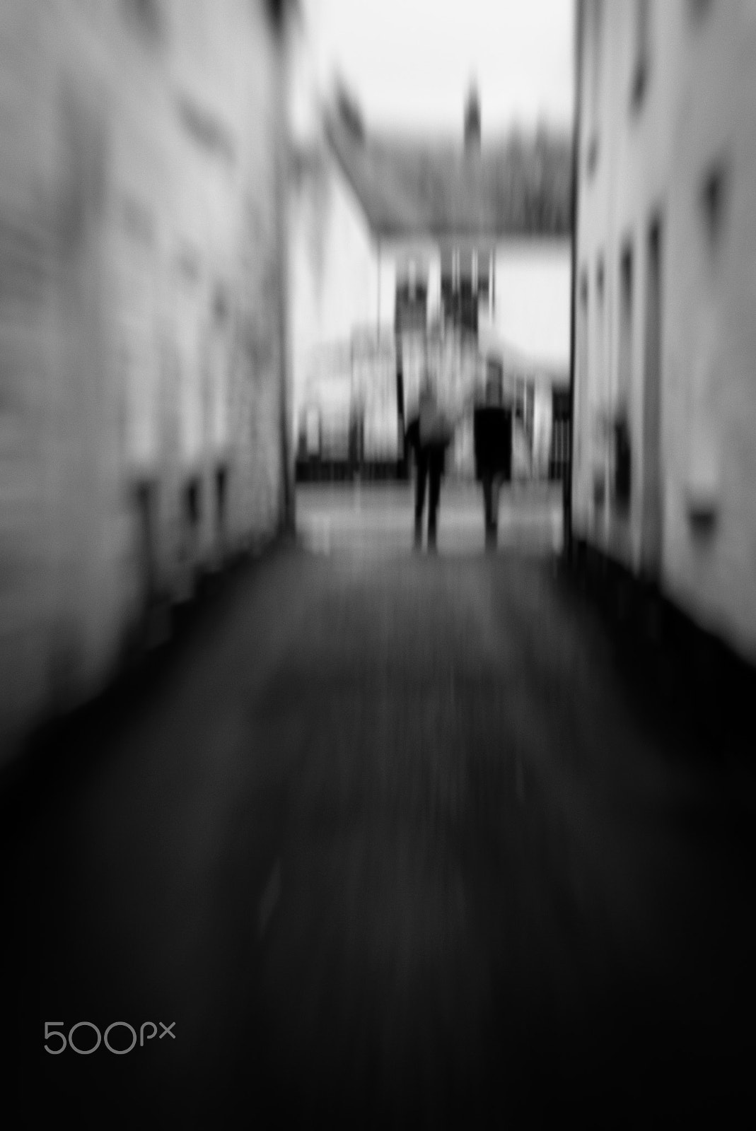 Summicron-M 1:2/50 sample photo. Walking for pleasure photography