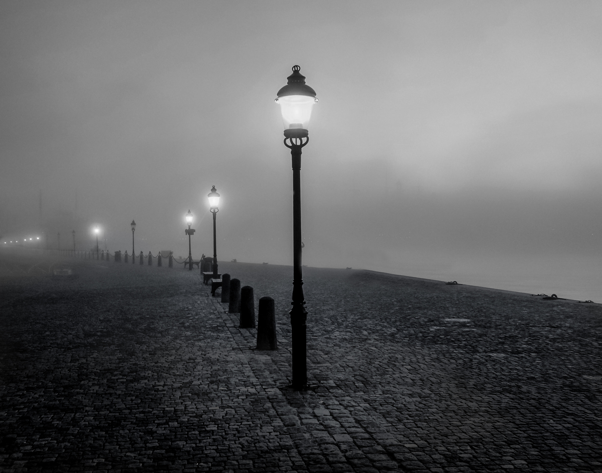Fujifilm X-Pro1 + Fujifilm XF 18mm F2 R sample photo. Skeppsbron was sweden's economic center photography