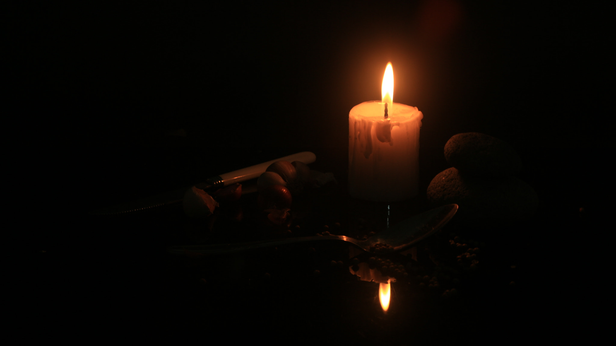 Canon EF 28-135mm F3.5-5.6 IS USM sample photo. Candle light photography
