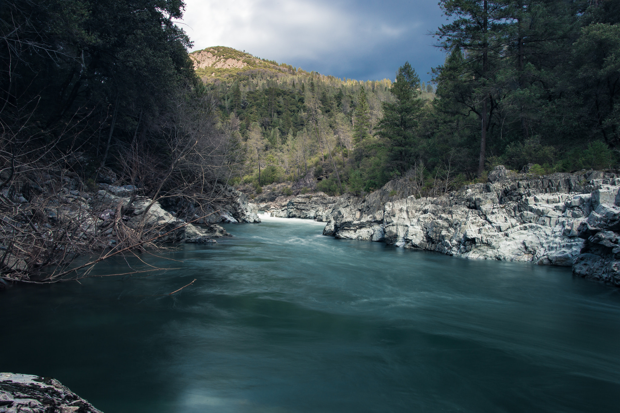 Tamron AF 19-35mm f/3.5-4.5 sample photo. West branch of the feather river photography